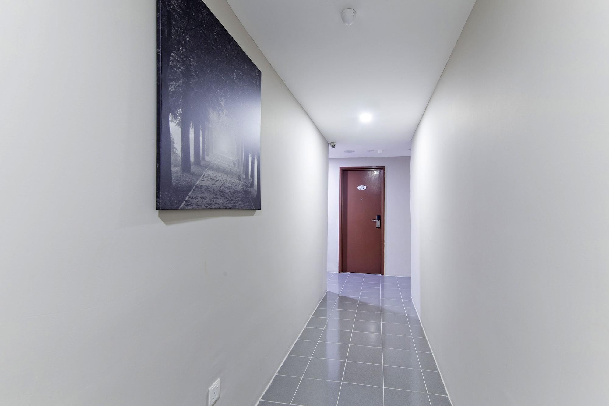 Varios Super OYO 326 Tc Hotel