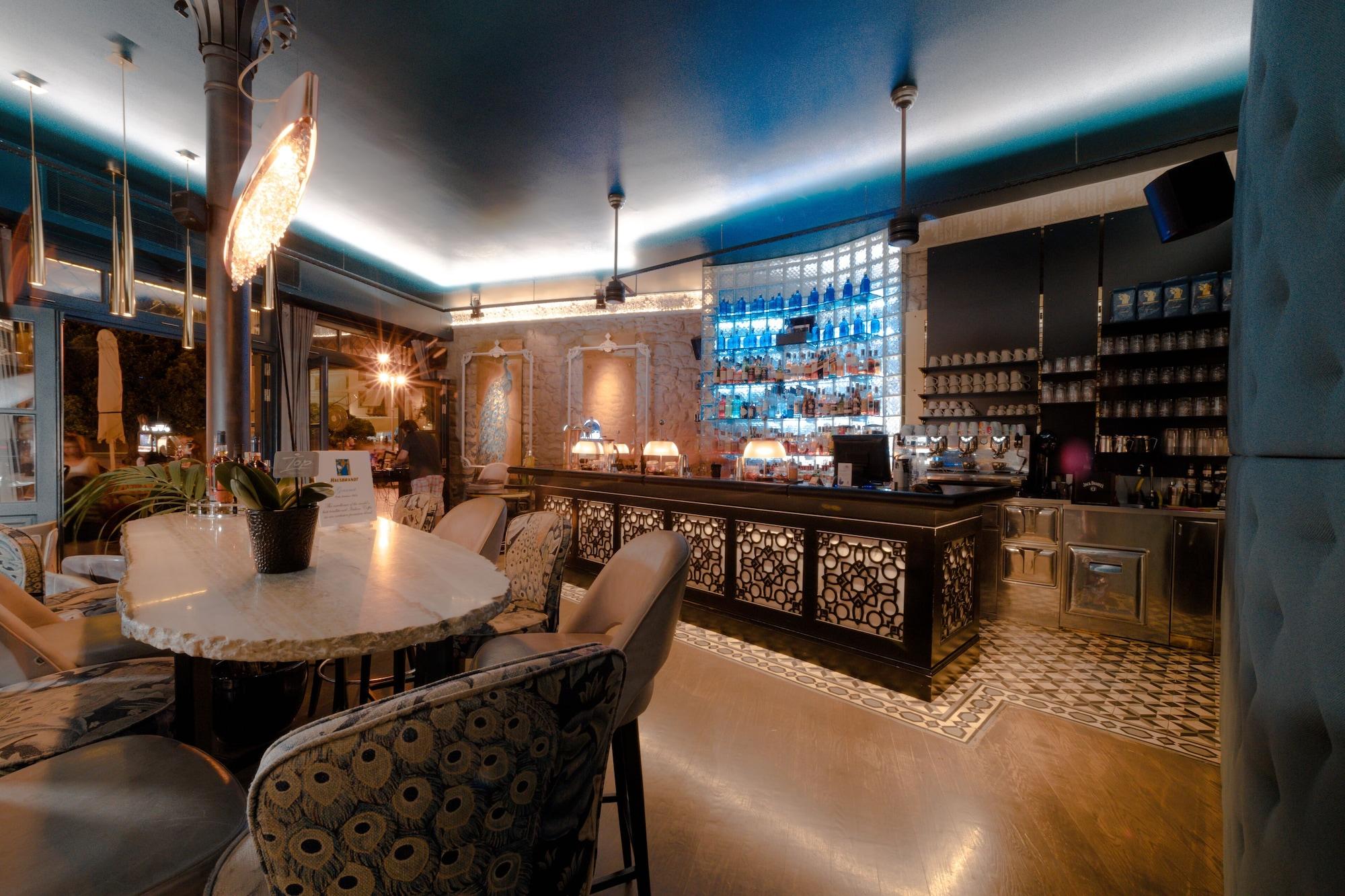 Bar/Salón Xenon Inn