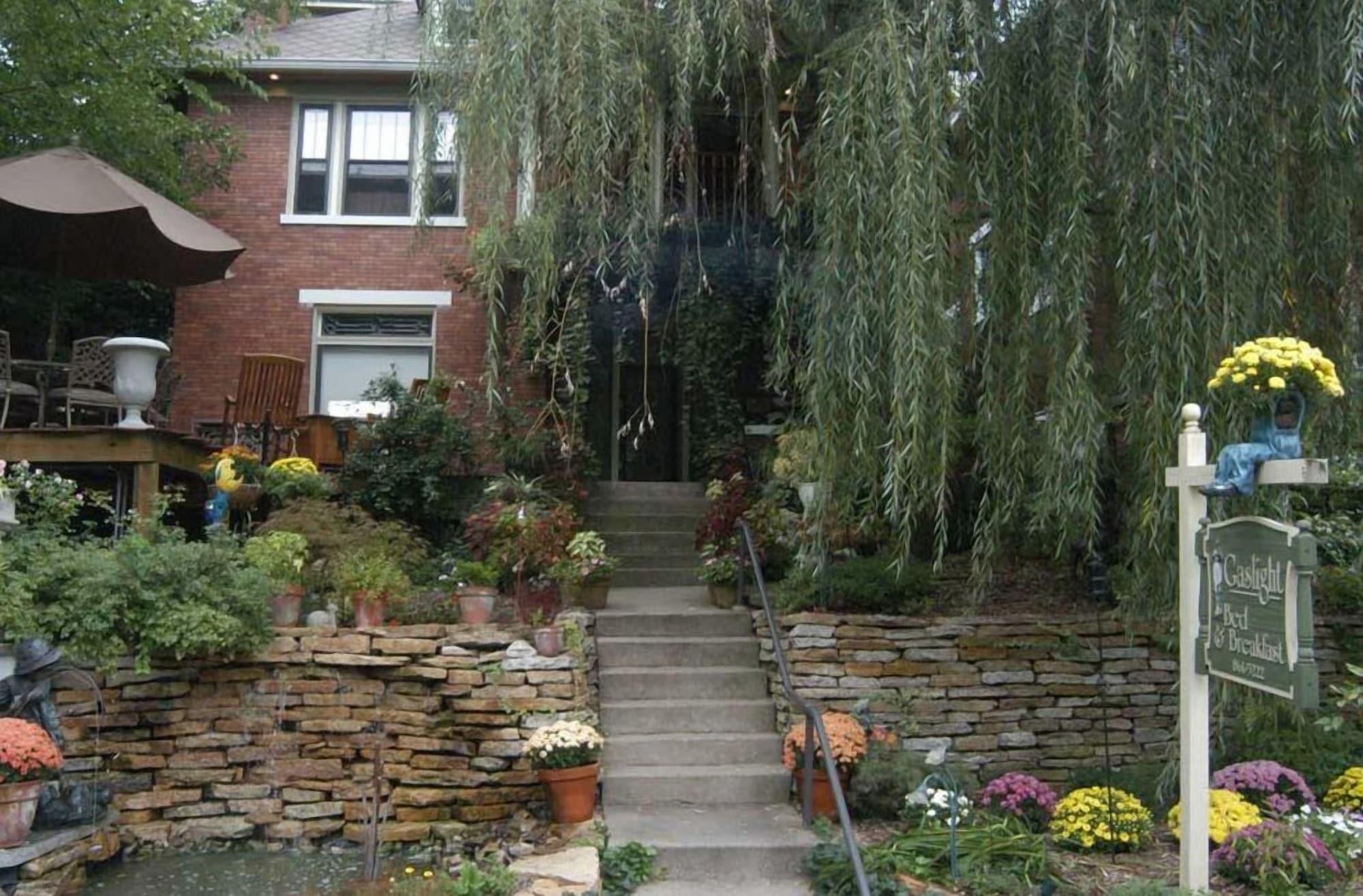 Vista Exterior Gaslight Bed and Breakfast