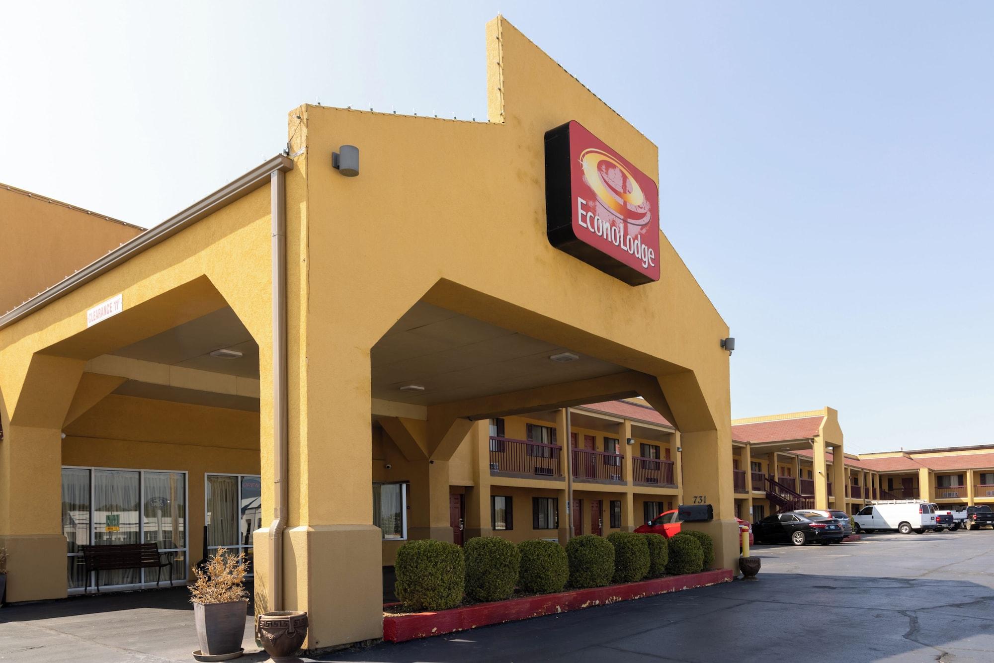 Vista Exterior Econo Lodge McAlester