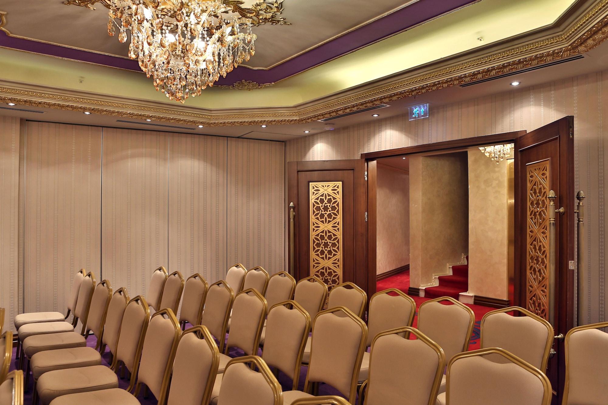Sala de Reuniones Daru Sultan Galata