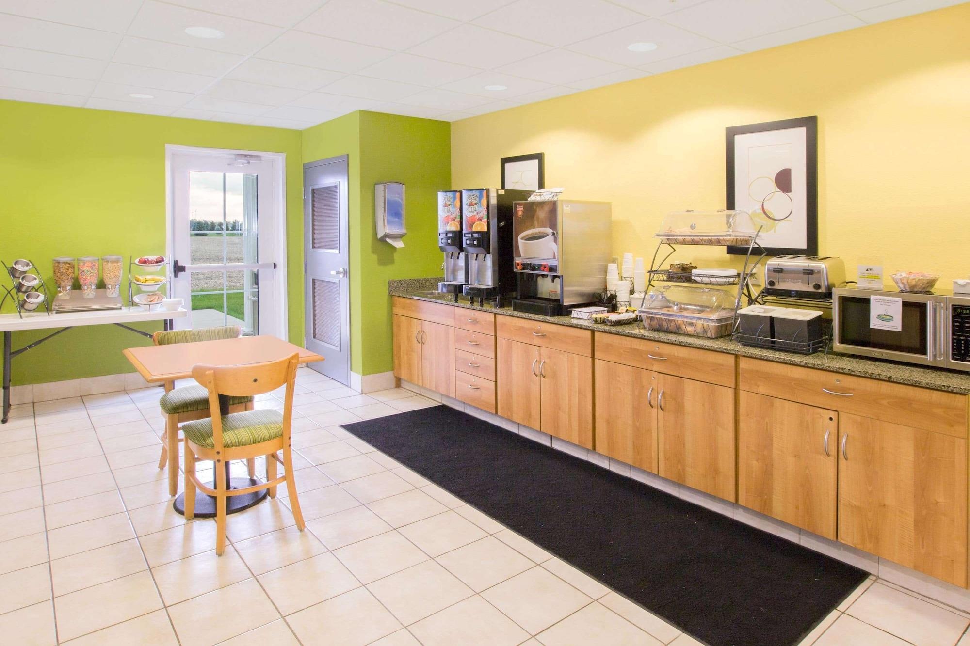 Restaurant Microtel Inn & Suites by Wyndham Delphos