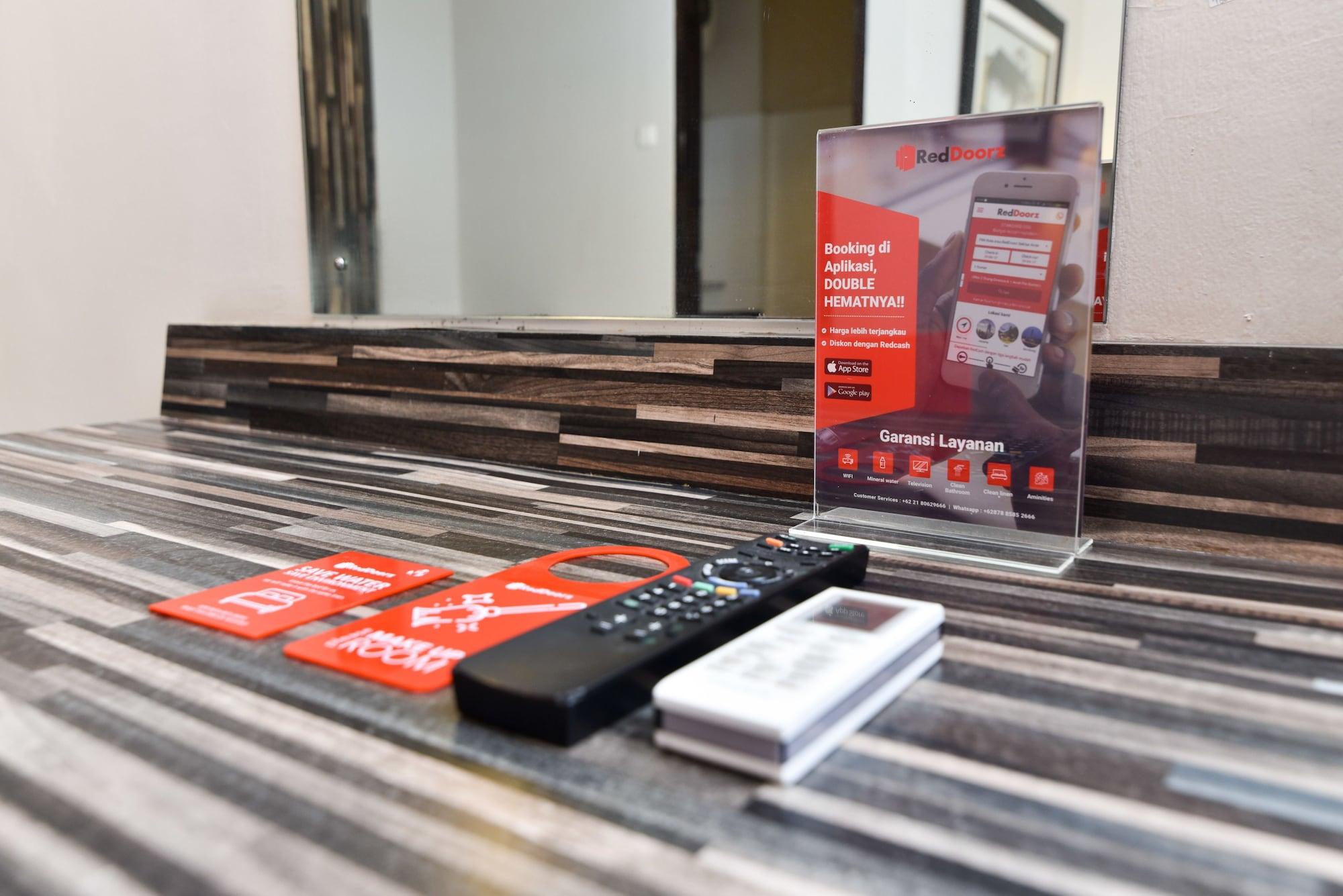 Habitación RedDoorz Plus @ Raya Legian