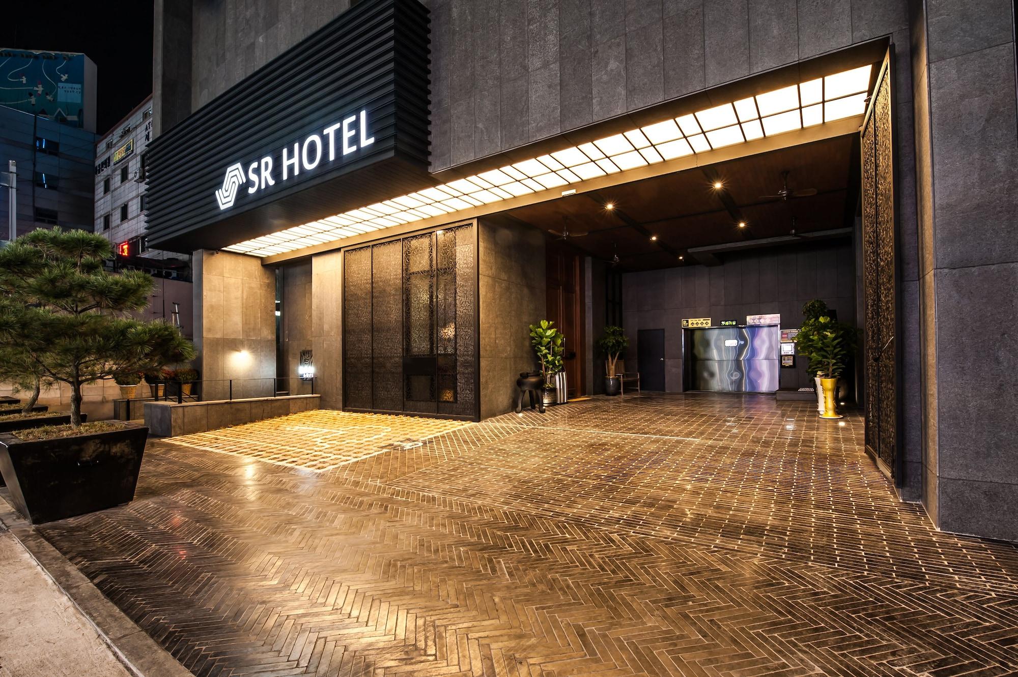 Varios SR Hotel Sadang