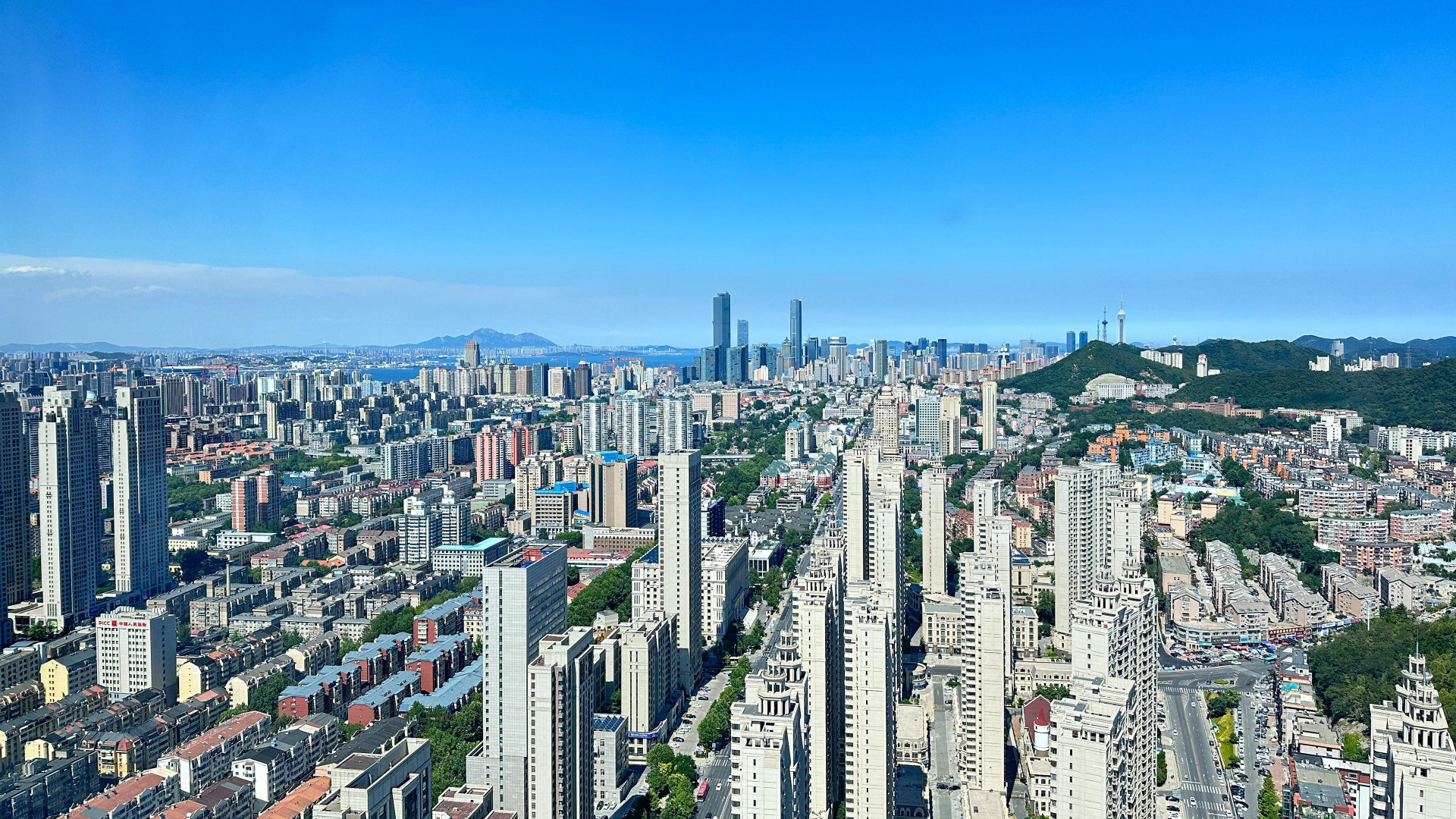 Vista Exterior Crowne Plaza Dalian Xinghai by IHG