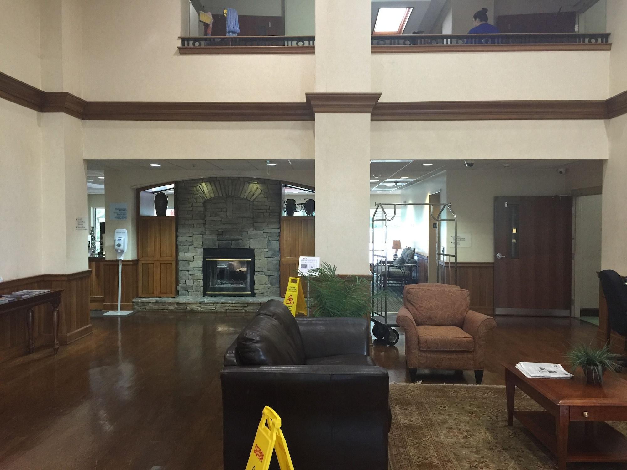 Vista Lobby Holiday Inn Express Hotel & Suites Conover (Hickory Area) by IHG