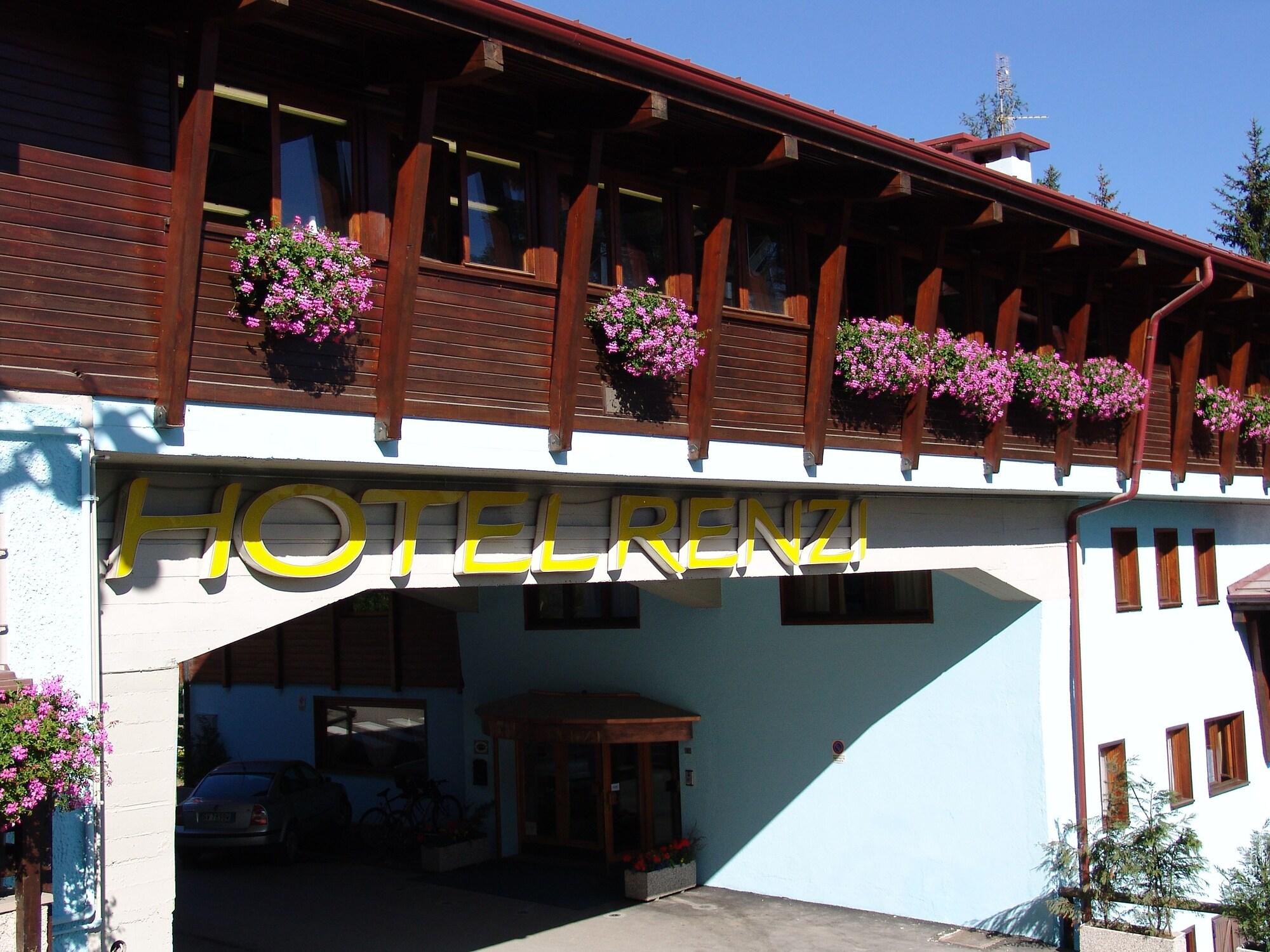 Vista Exterior Hotel Renzi