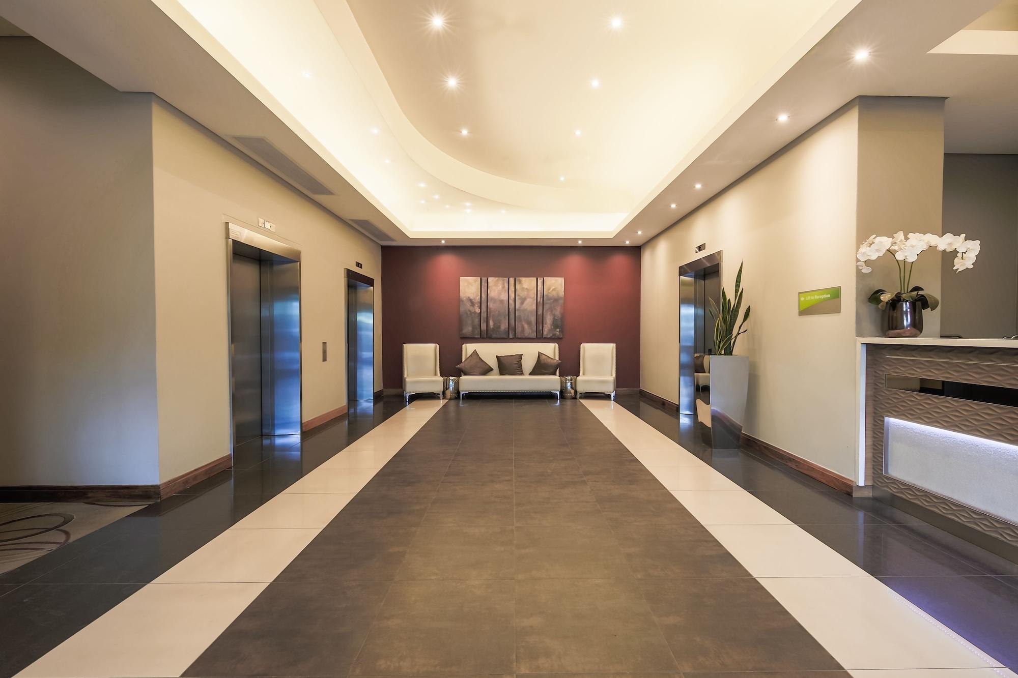 Vista Lobby Holiday Inn Johannesburg - Rosebank by IHG