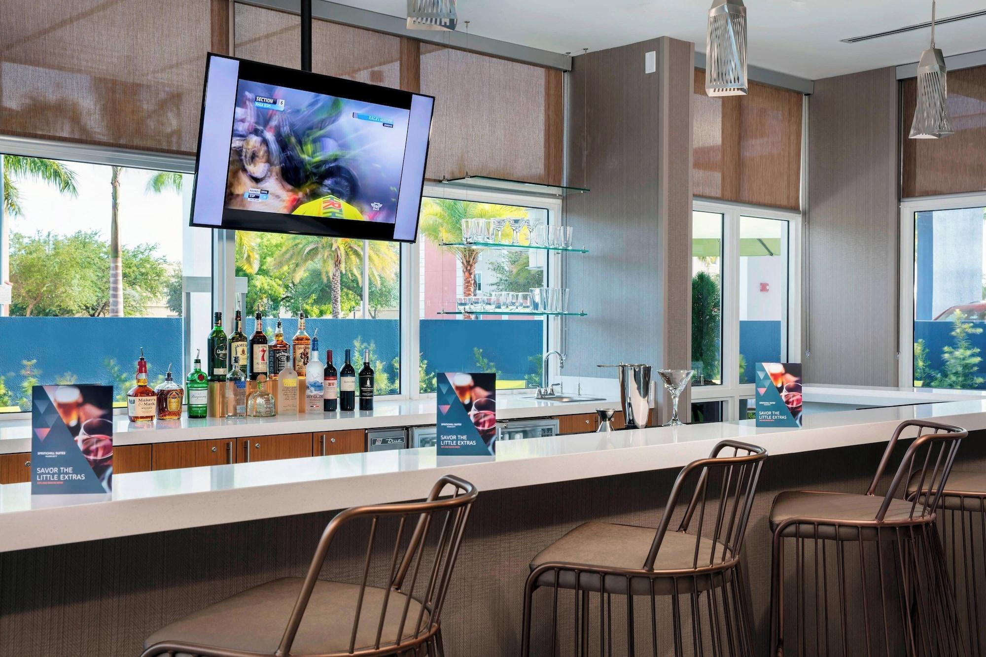 Bar/Salón SpringHill Suites by Marriott Miami Doral