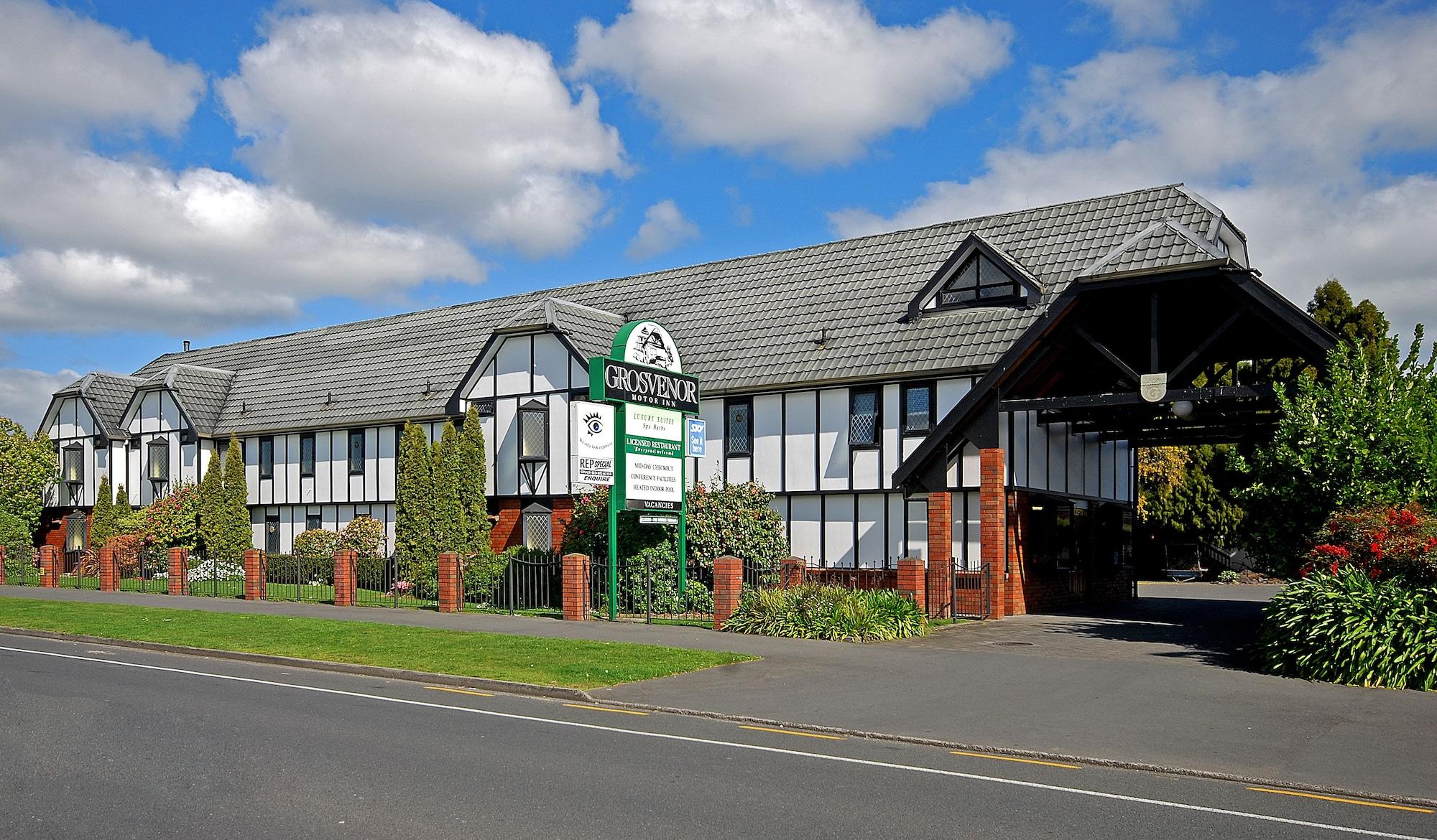 Varios Grosvenor Motor Inn