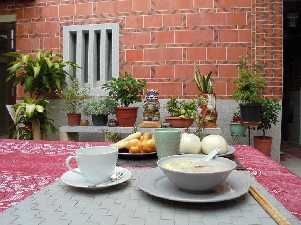 Restaurant Antique Courtyard B&B