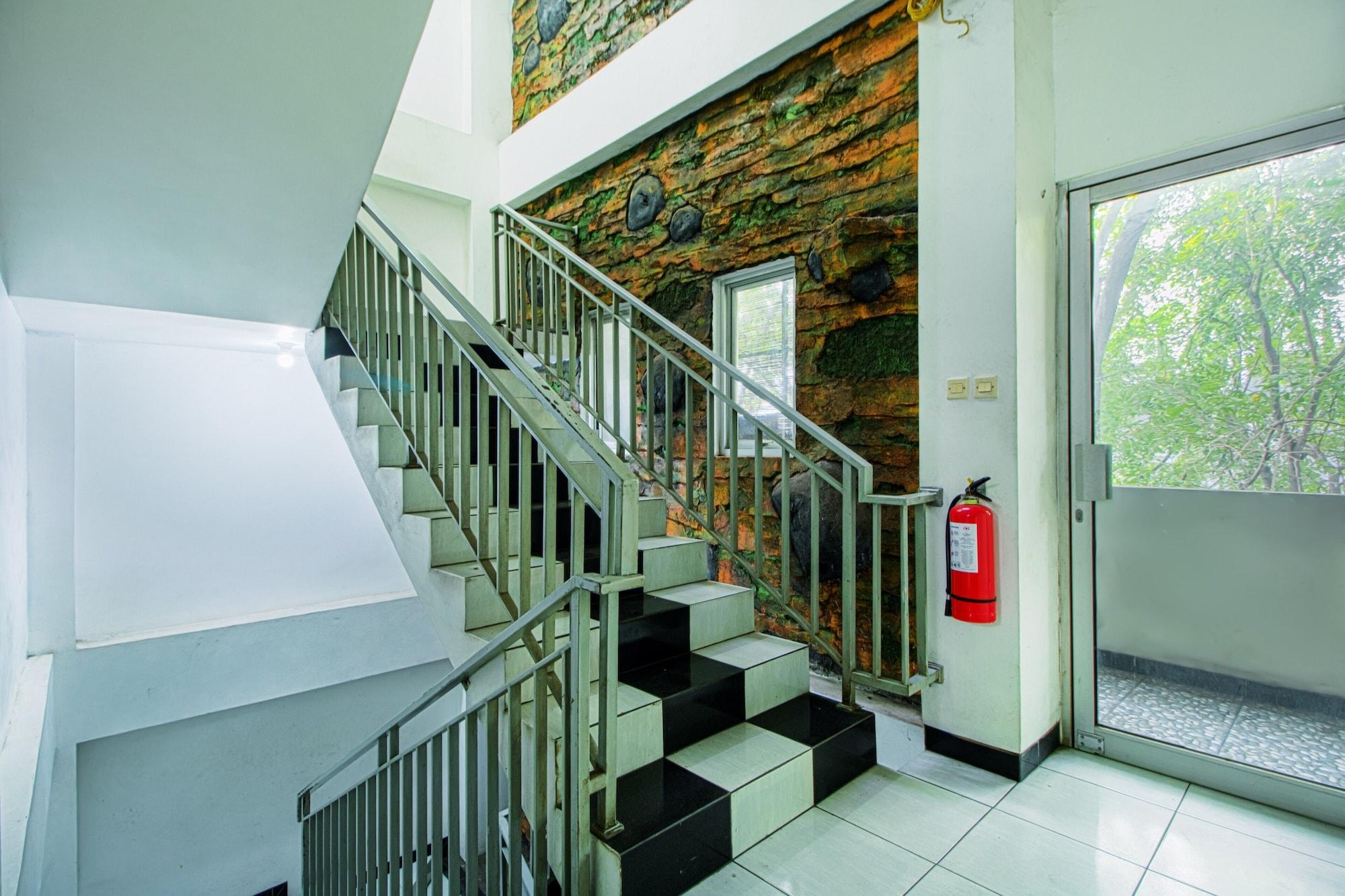 Varios Ian JK Hotel Benda Tangerang