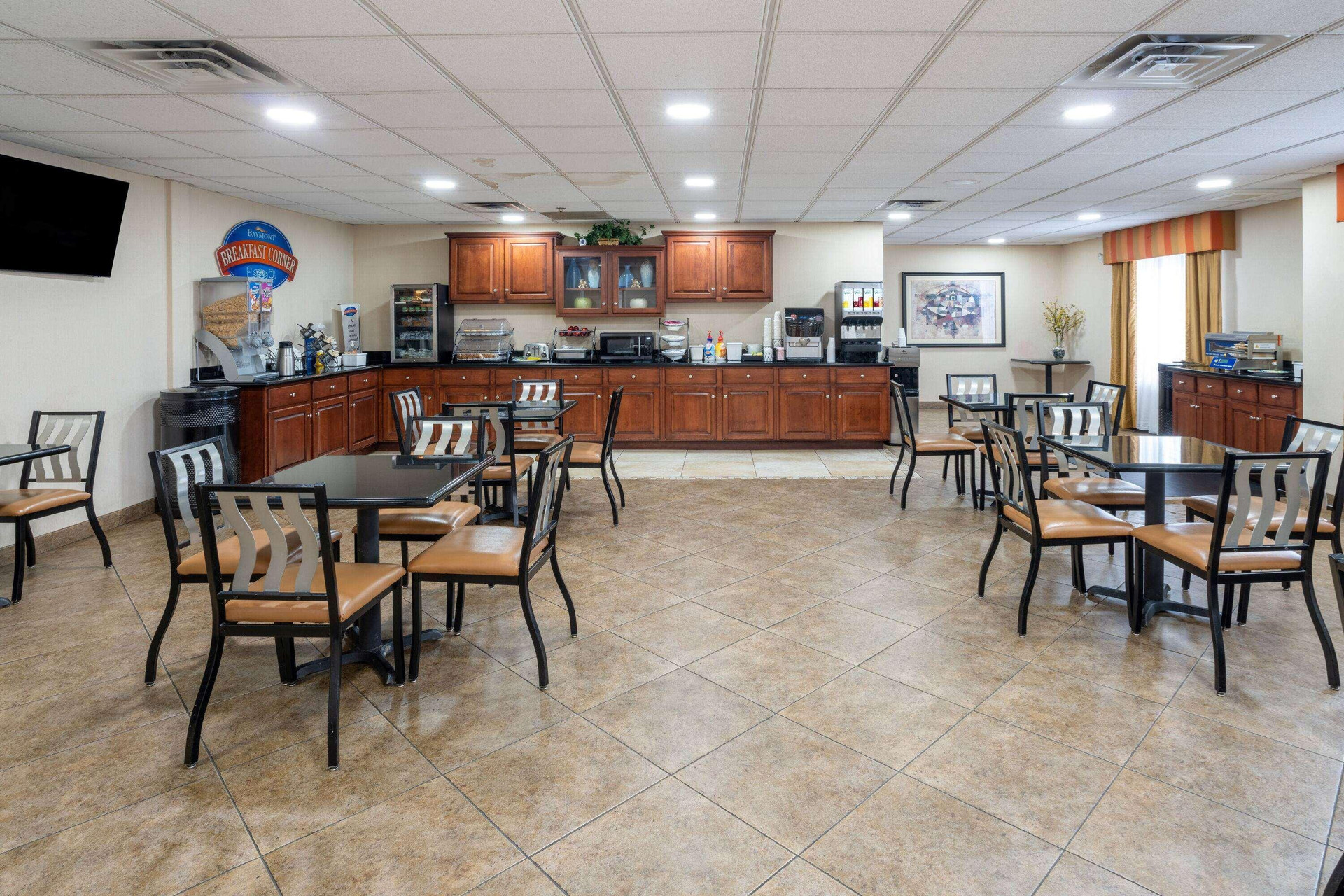 Restaurant Baymont by Wyndham Savannah South
