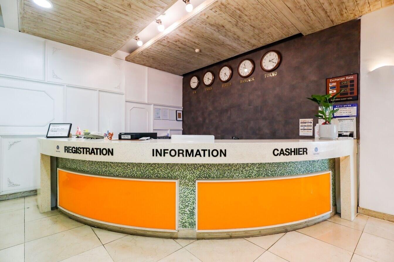 Vista Lobby Newvera Hotel