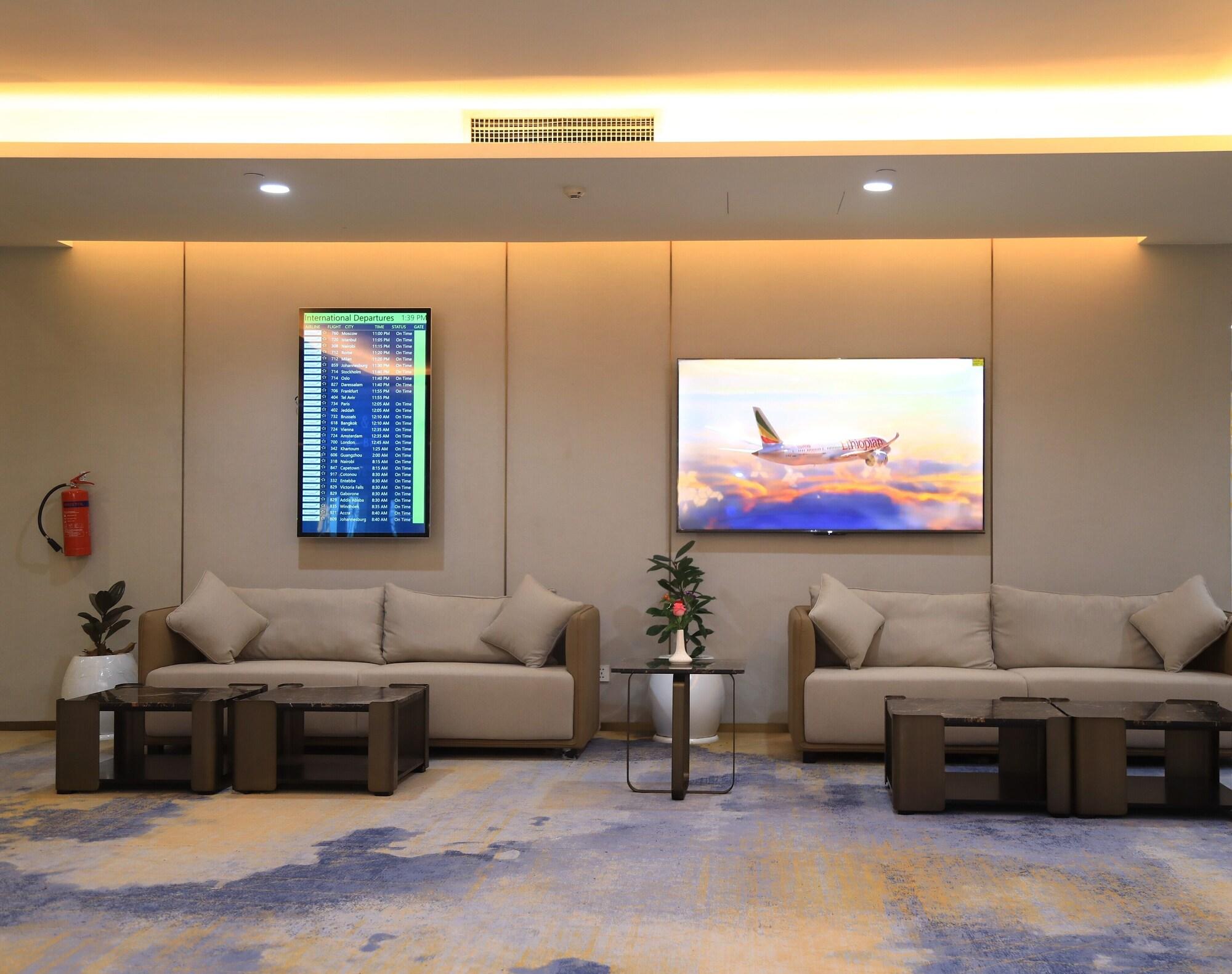 Vista Exterior Skylight In-Terminal Hotel