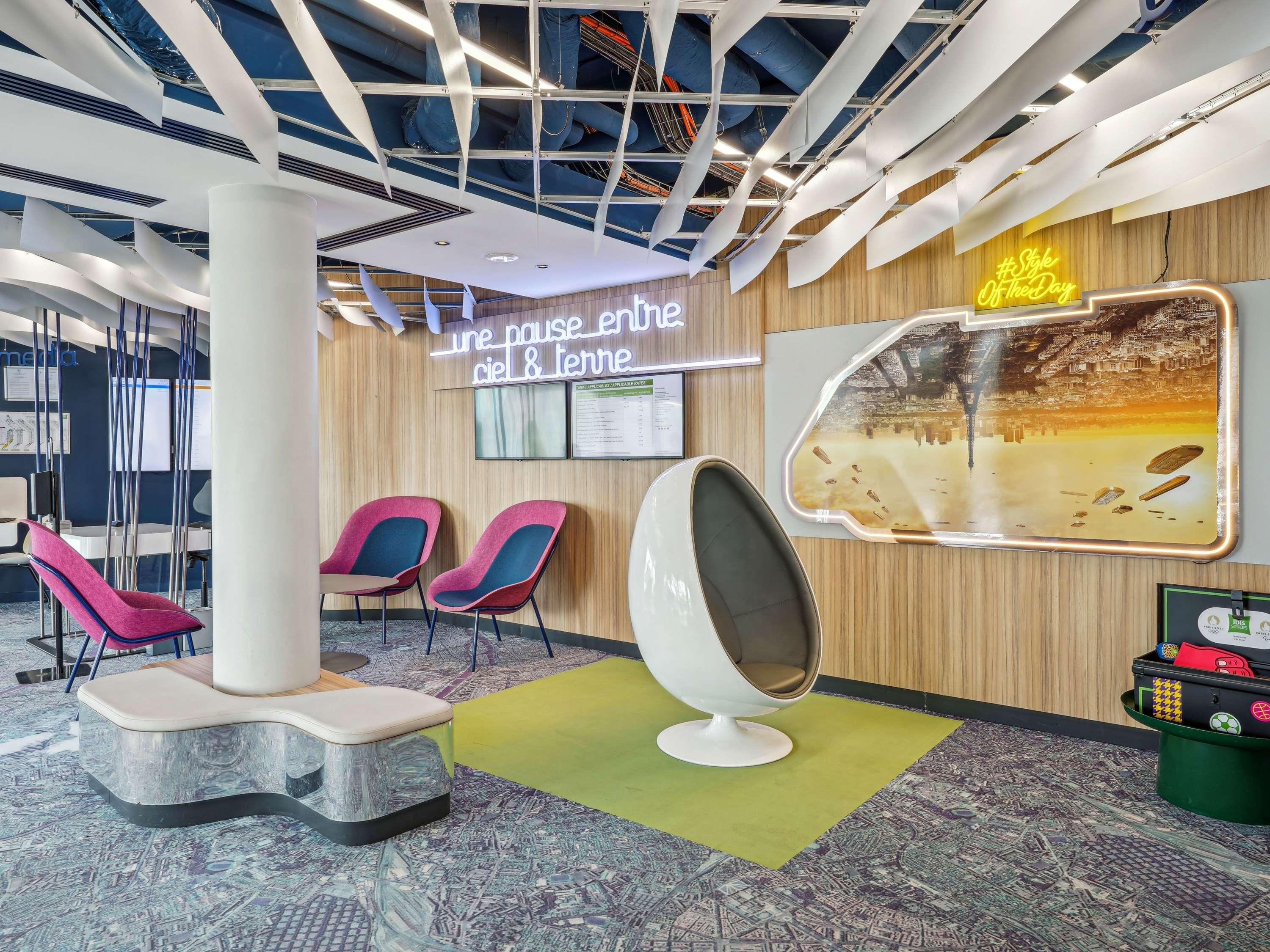 Vista Exterior ibis Styles Paris Orly Airport