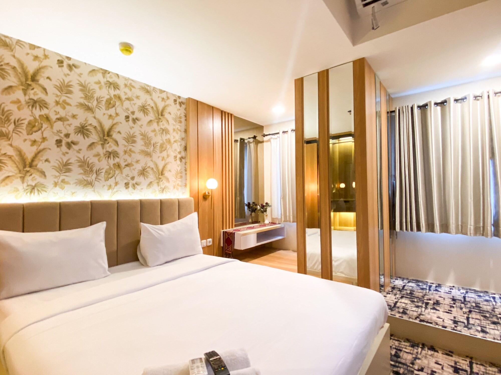 Varios Comfy and Modern Look 1BR LRT City Jatibening Apartment