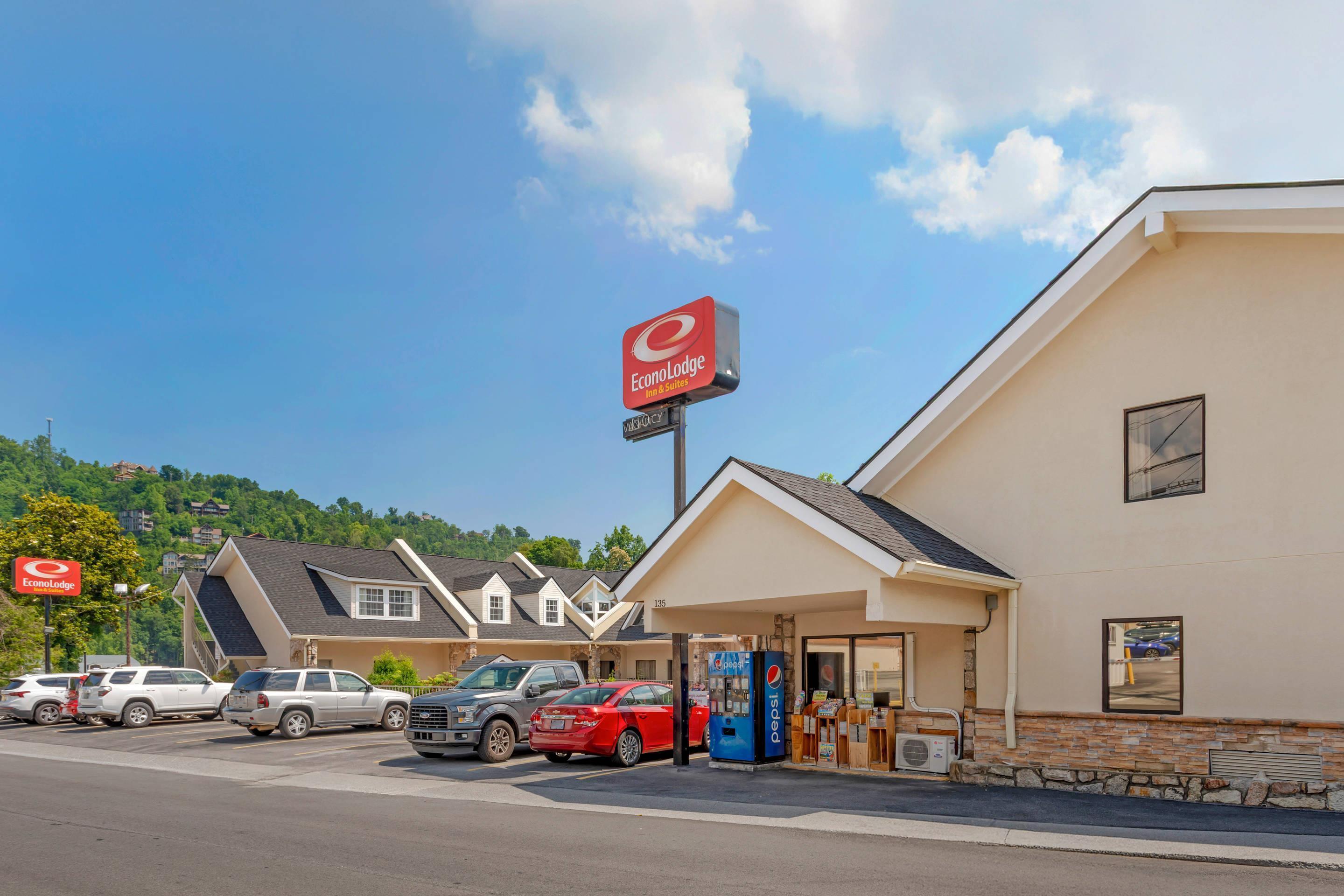 Vista Exterior Econo Lodge Inn & Suites at the Convention Center
