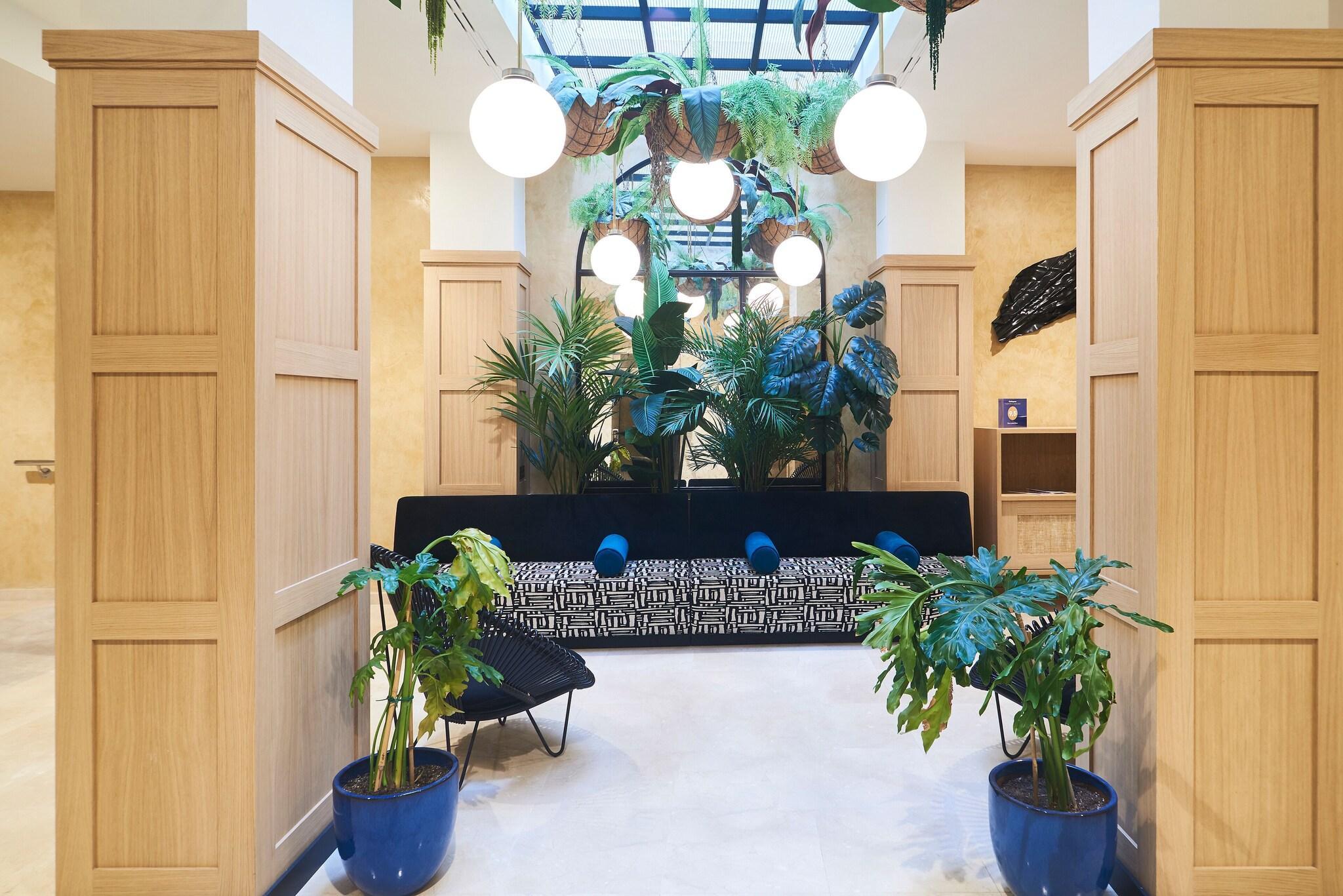 Vista Lobby Slow Suites Setas