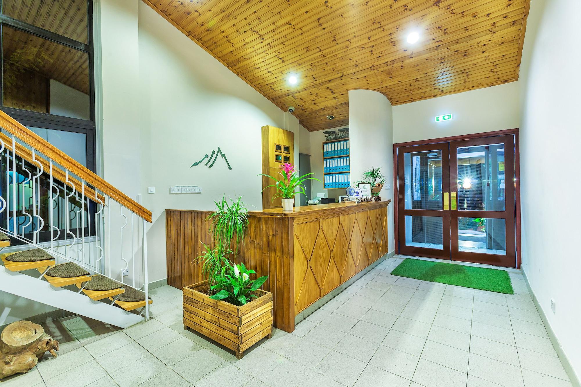 Vista Lobby Troodos Hotel