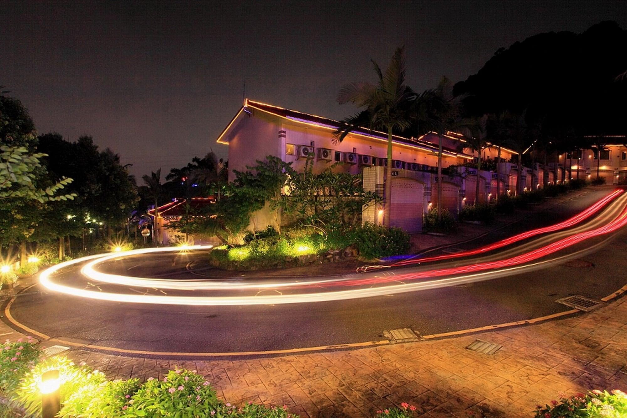Vista Exterior Regale Villa Hotel