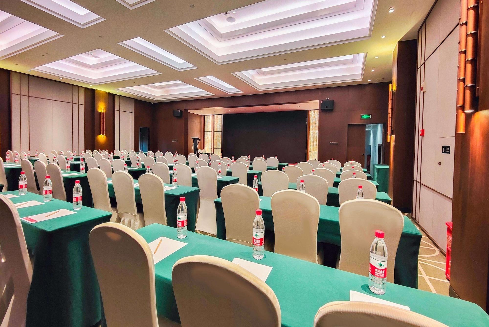 Sala de Reuniones Ramada Leshan