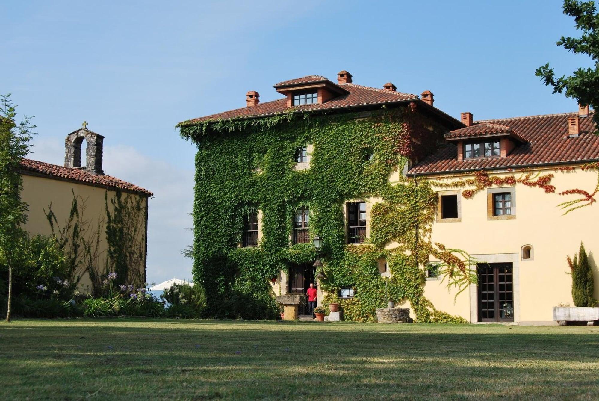 Vista Exterior Palacio de Cutre