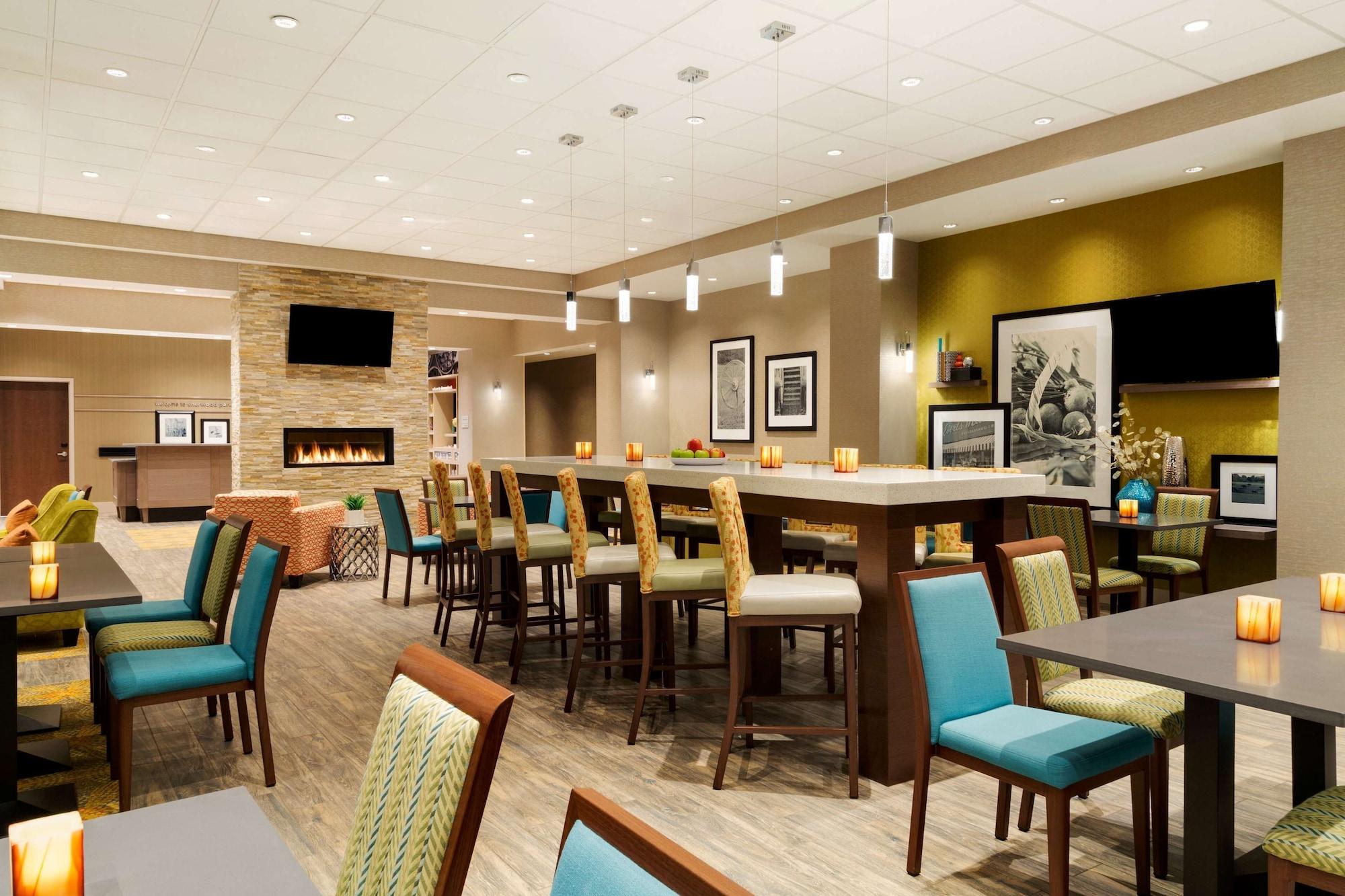 Vista Lobby Hampton Inn by Hilton Edmonton/Sherwood Park