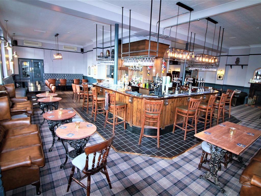 Bar/Salón Summerfield Pub & Boutique Rooms