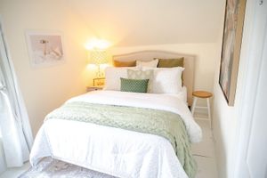 Alquiler Vacacional - Century Home centrally located in Prince Edward County (located in Bloomfield)