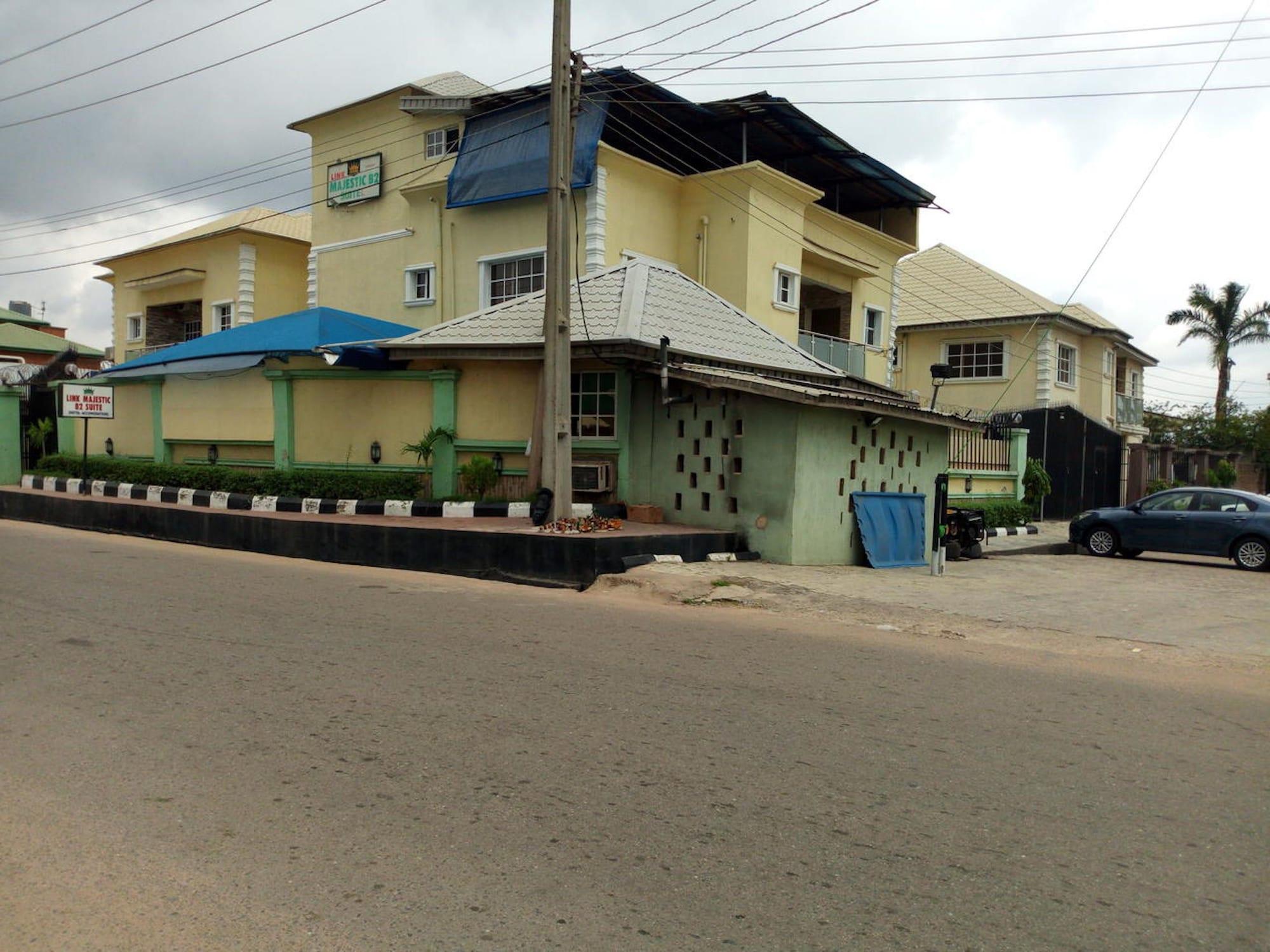 Vista Exterior Link Majestic B2 Suites and Hotel