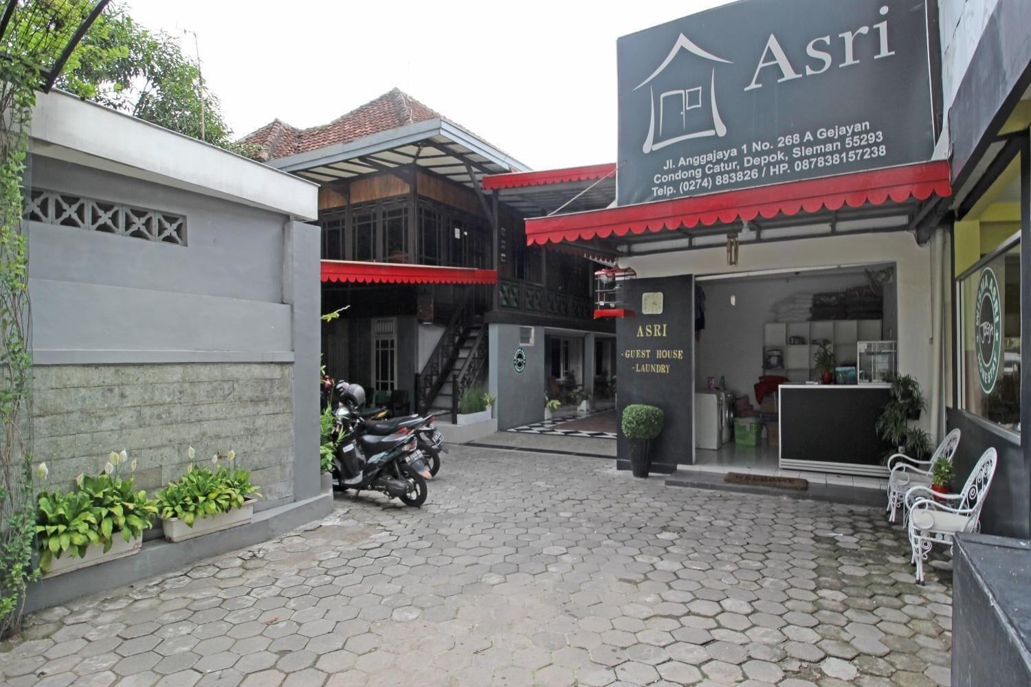 Vista Exterior RedDoorz near Terminal Condong Catur