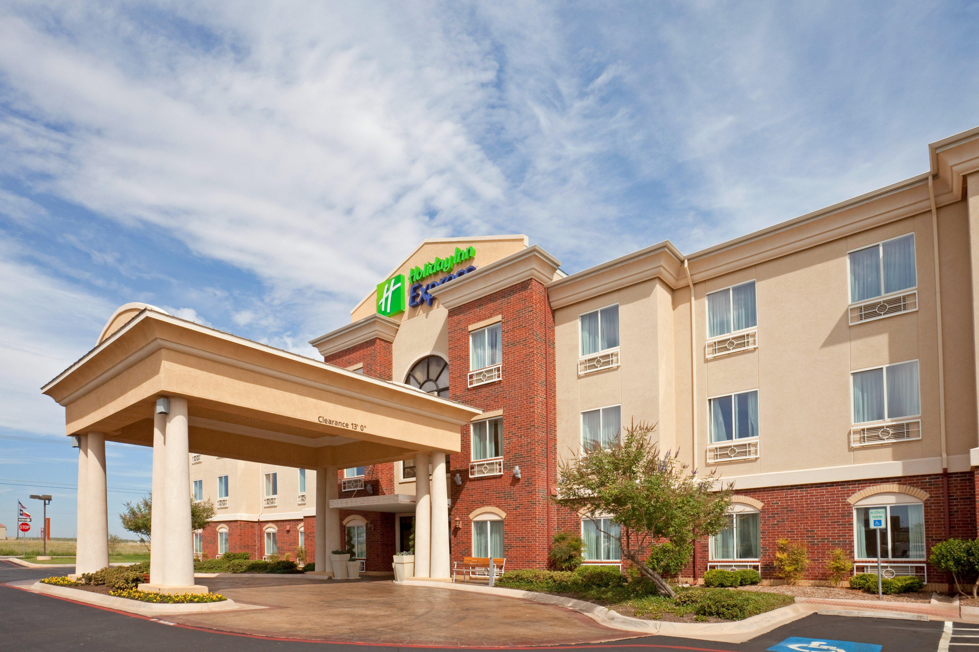 Vista Exterior Holiday Inn Express and Suites San Angelo