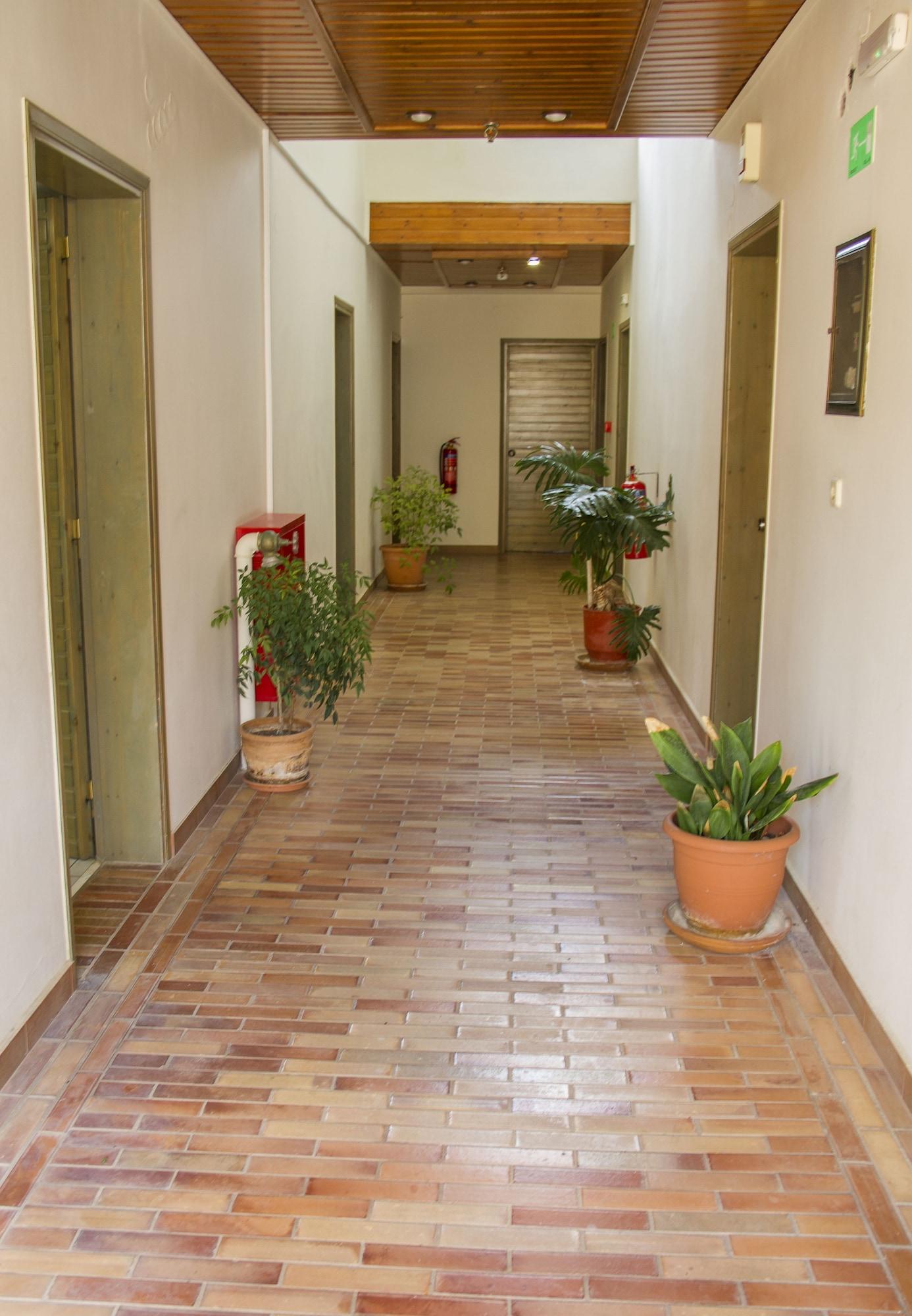 Varios Lycasti Maisonettes