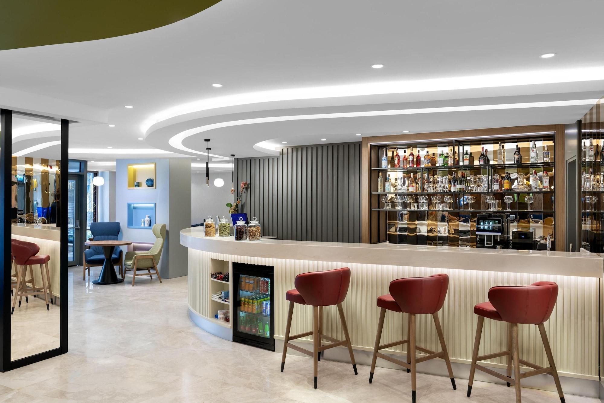 Bar/Salón Hampton By Hilton Istanbul Sisli