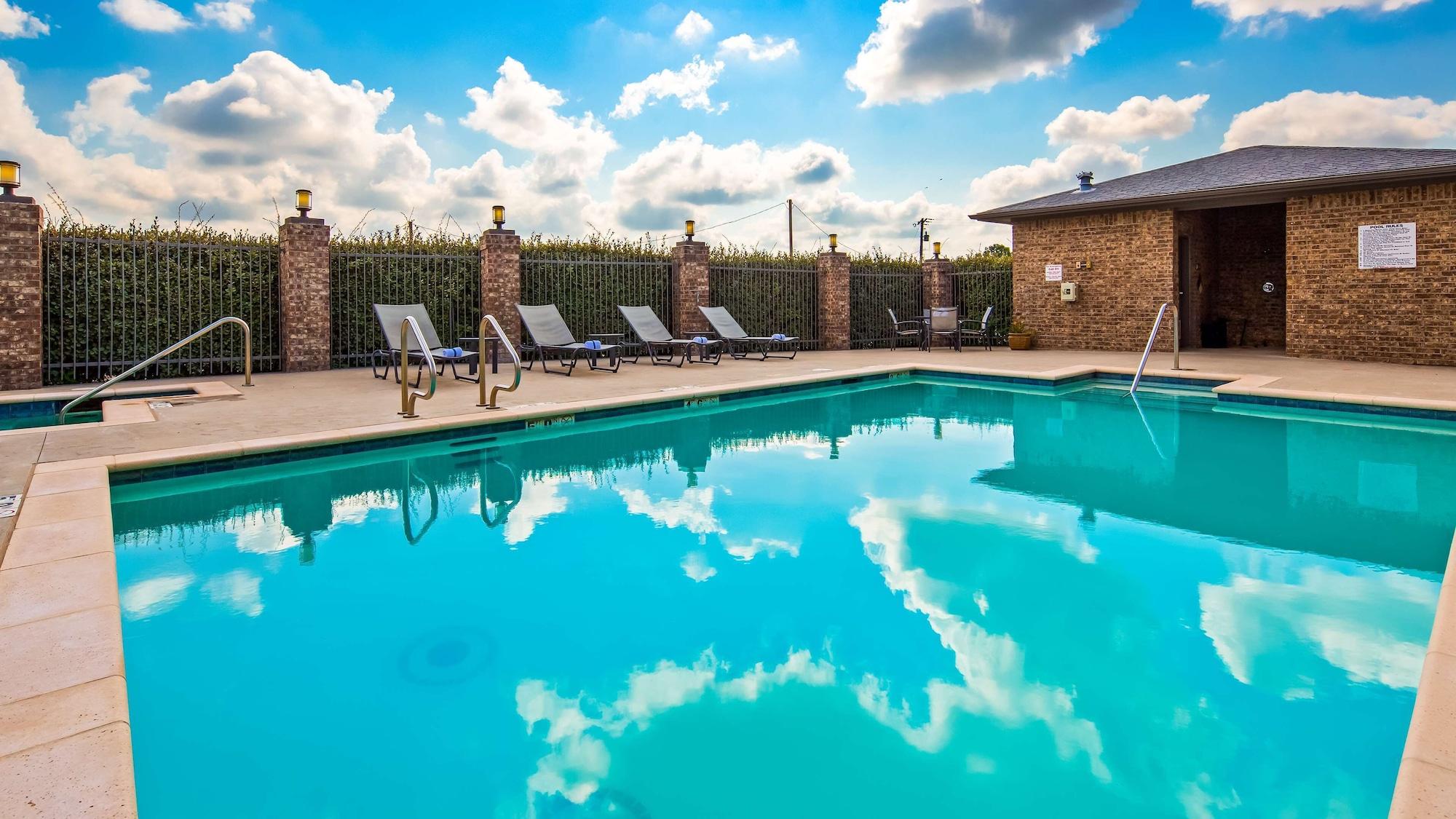 Vista Piscina Best Western Plus Sand Bass Inn & Suites
