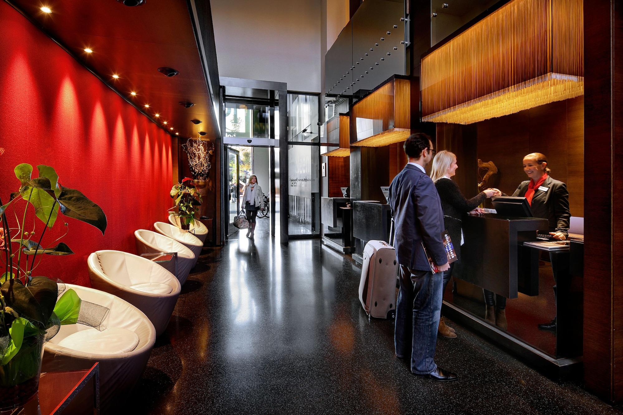 Vista Lobby Olivia Plaza Hotel