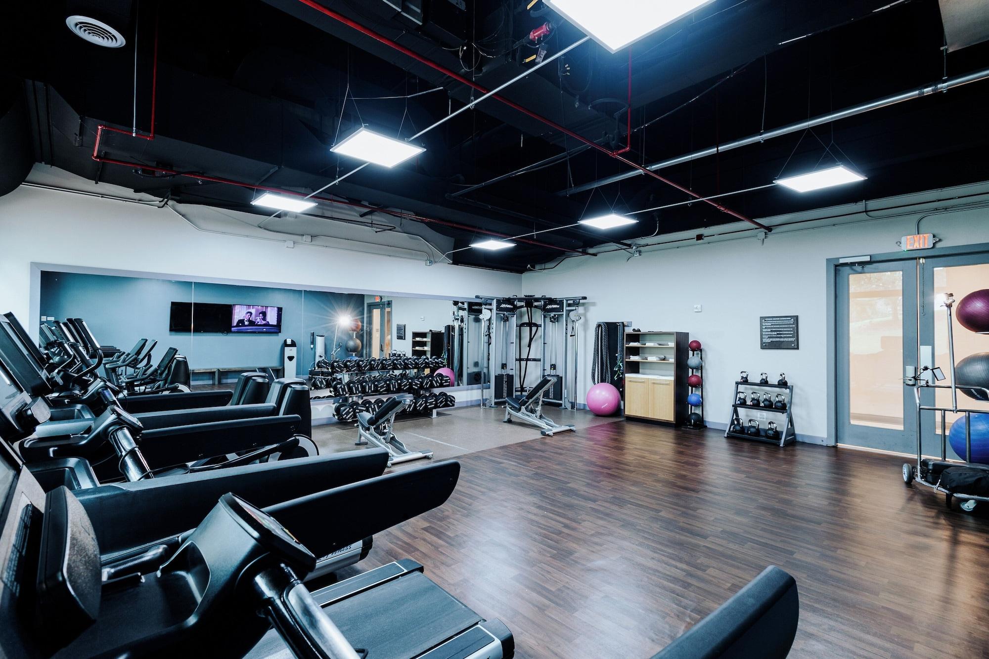 Gimnasio DoubleTree Suites by Hilton Htl & Conf Cntr Downers Grove
