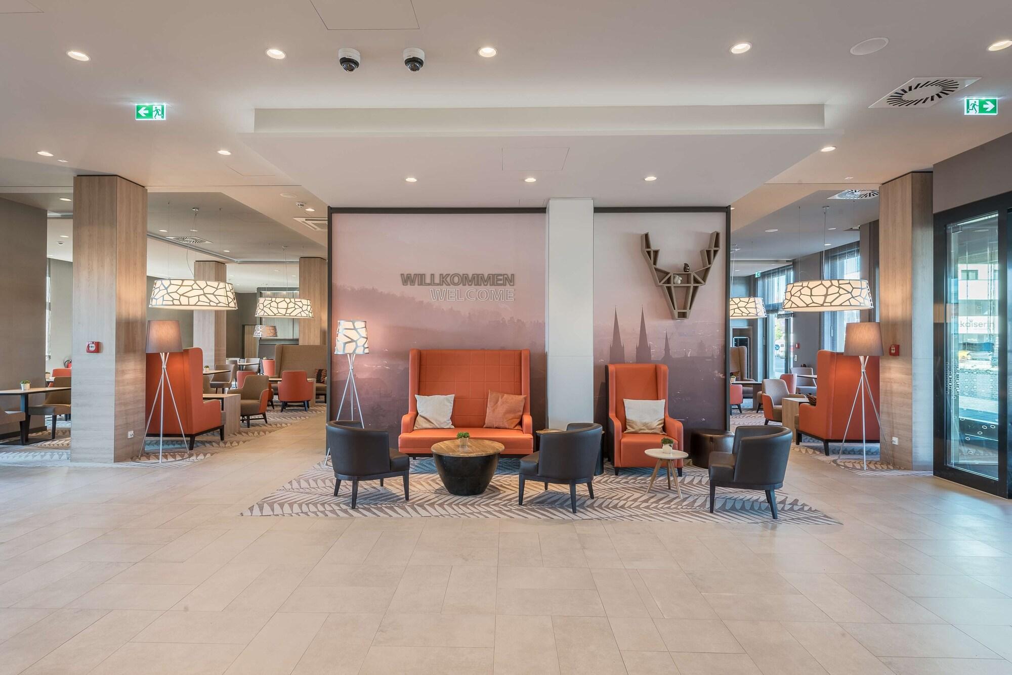 Vista Lobby Hampton by Hilton Freiburg