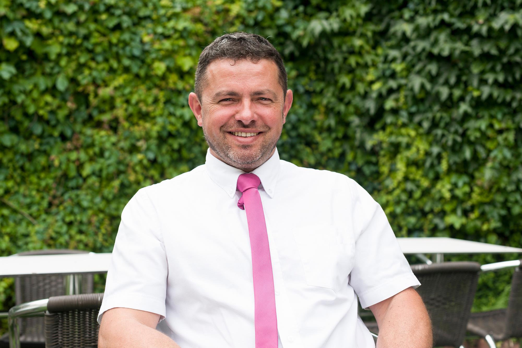 Vista Exterior Hotel The Originals Tours Ouest Le Cheval Rouge 