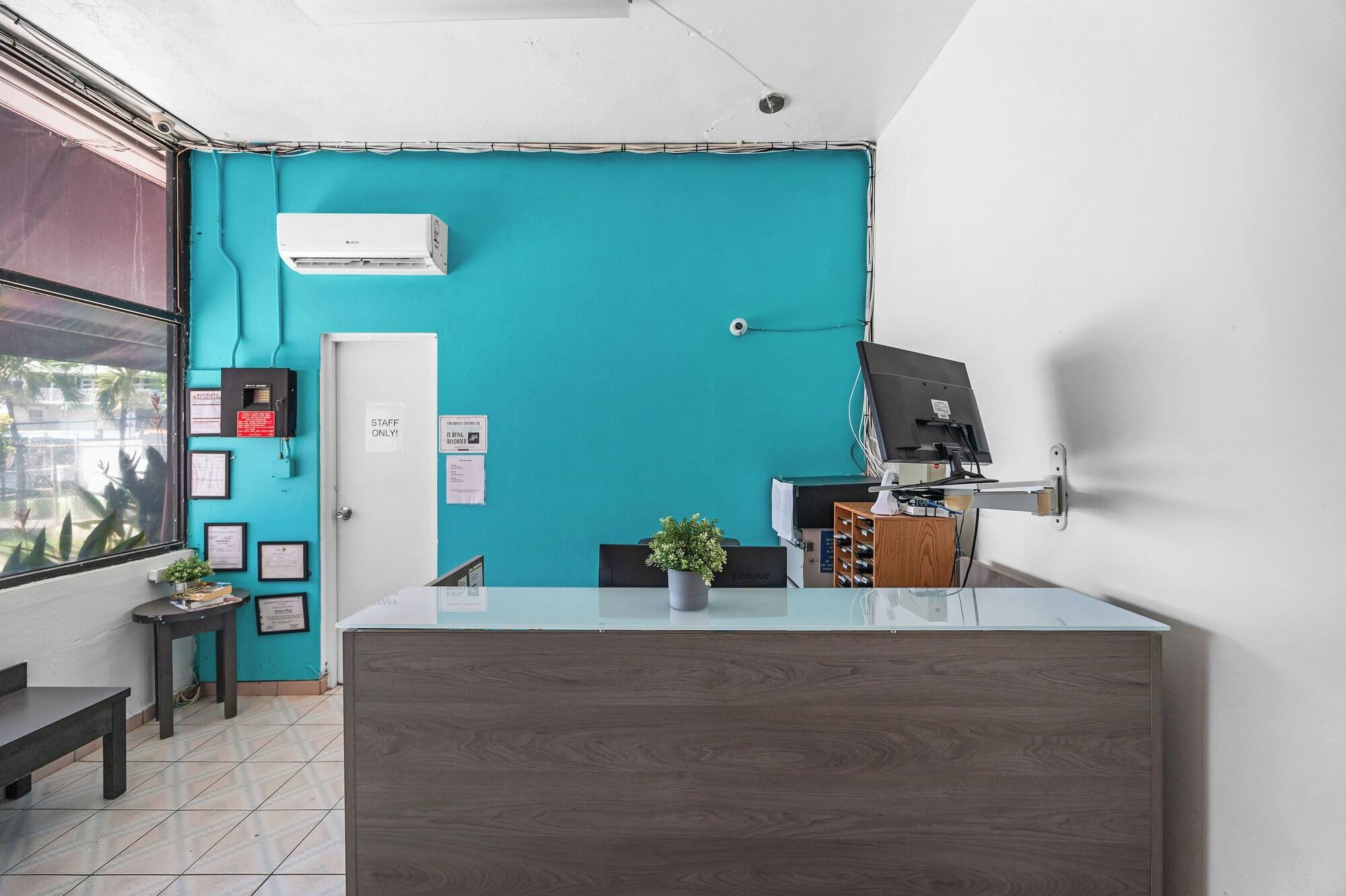 Vista Lobby Borinquen Beach Inn