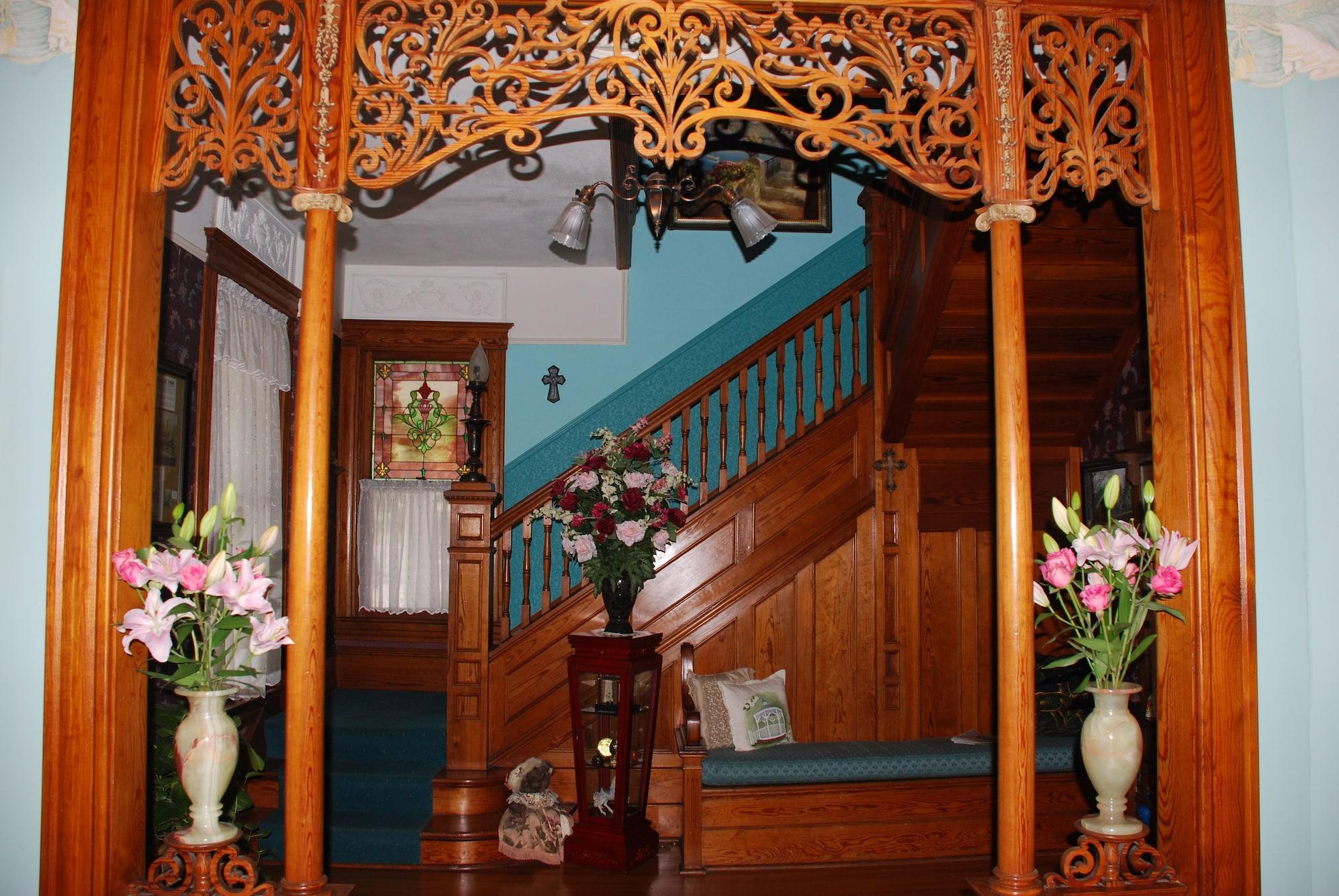 Vista Lobby The Gables Inn Bed & Breakfast