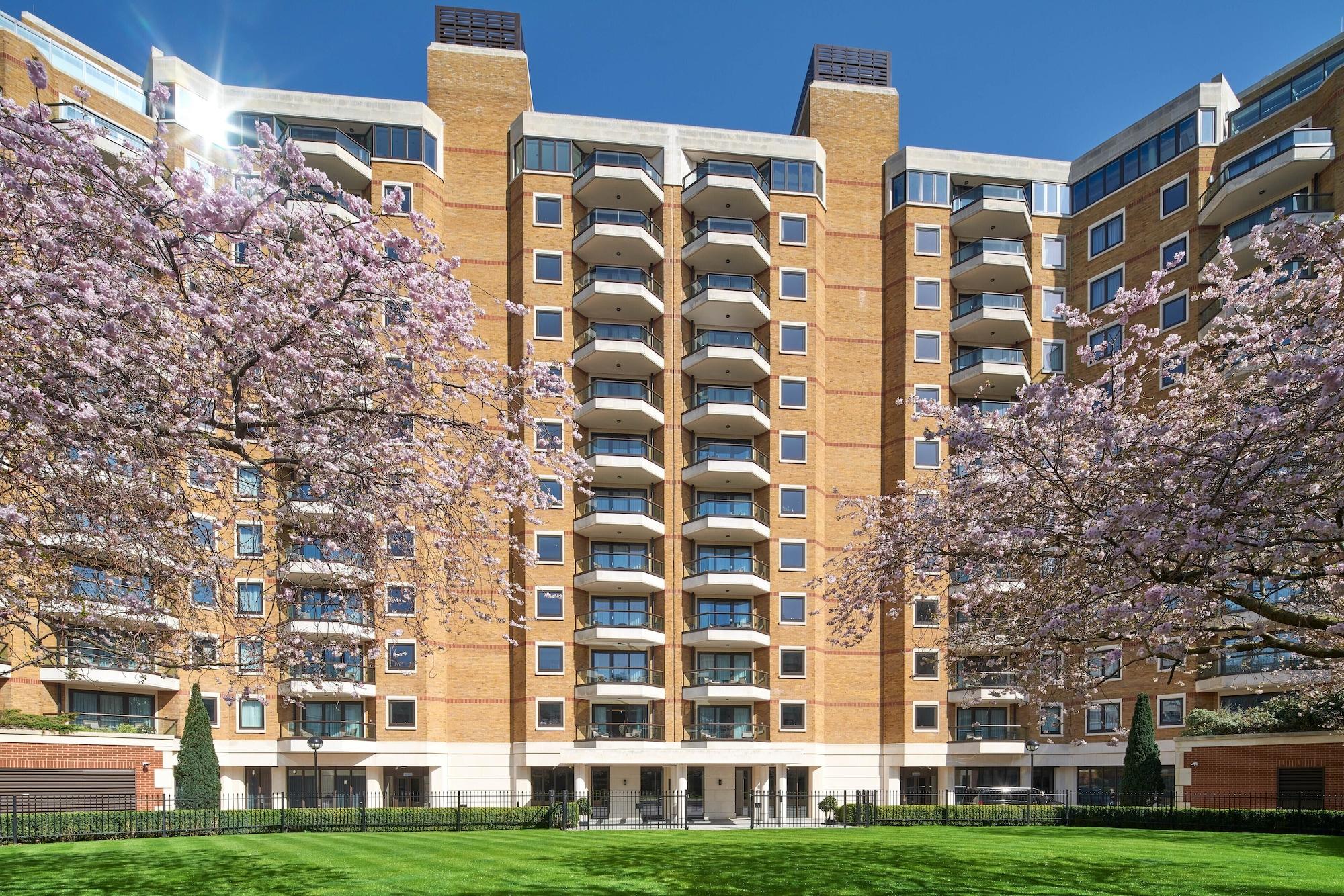 Vista Exterior Cheval Gloucester Park at Kensington