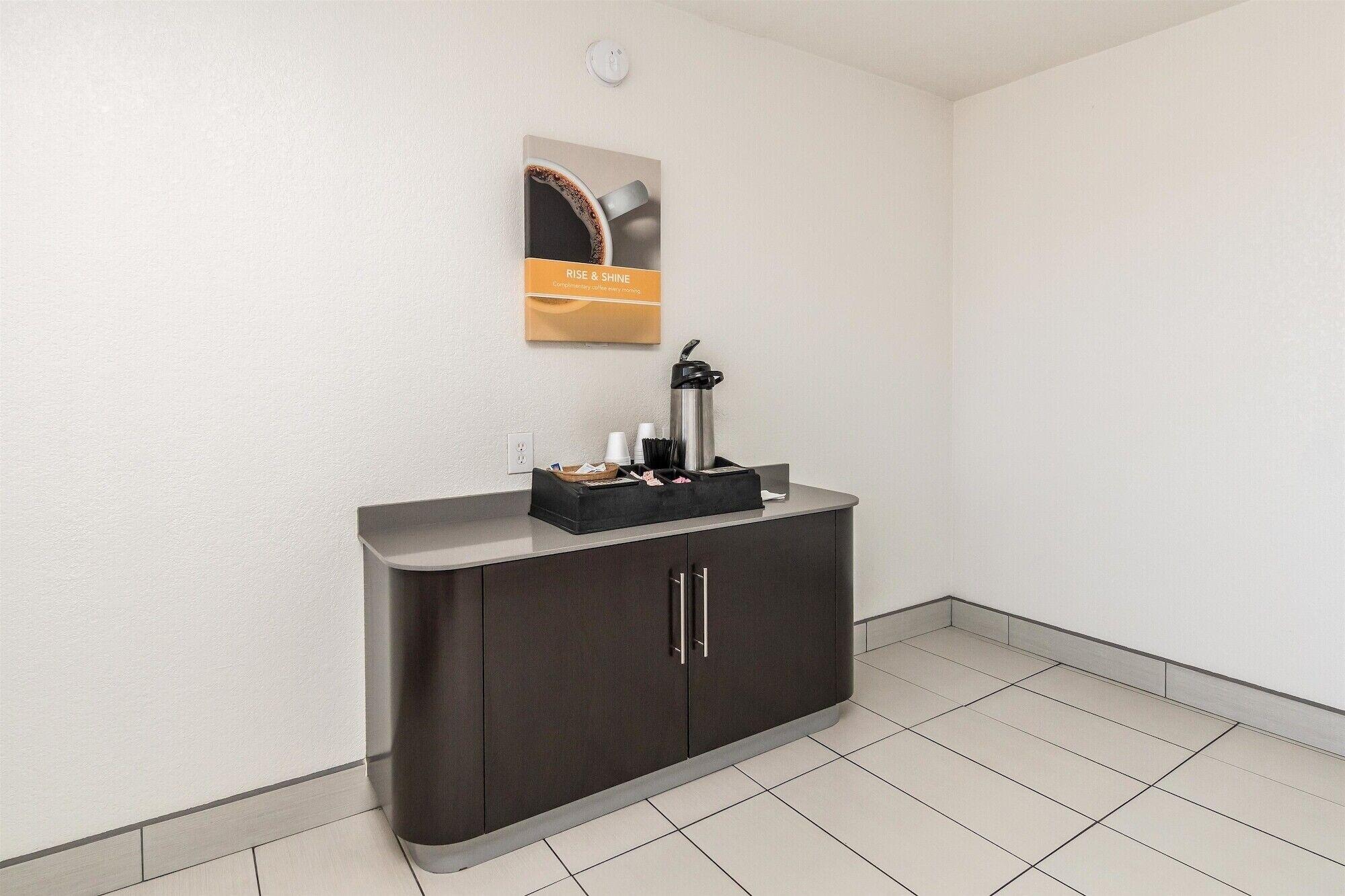 Bar/Salón Motel 6 Fort Worth, TX - North