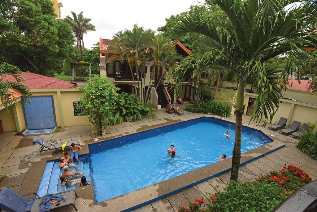 Vista Piscina Apart Hotel Girasoles