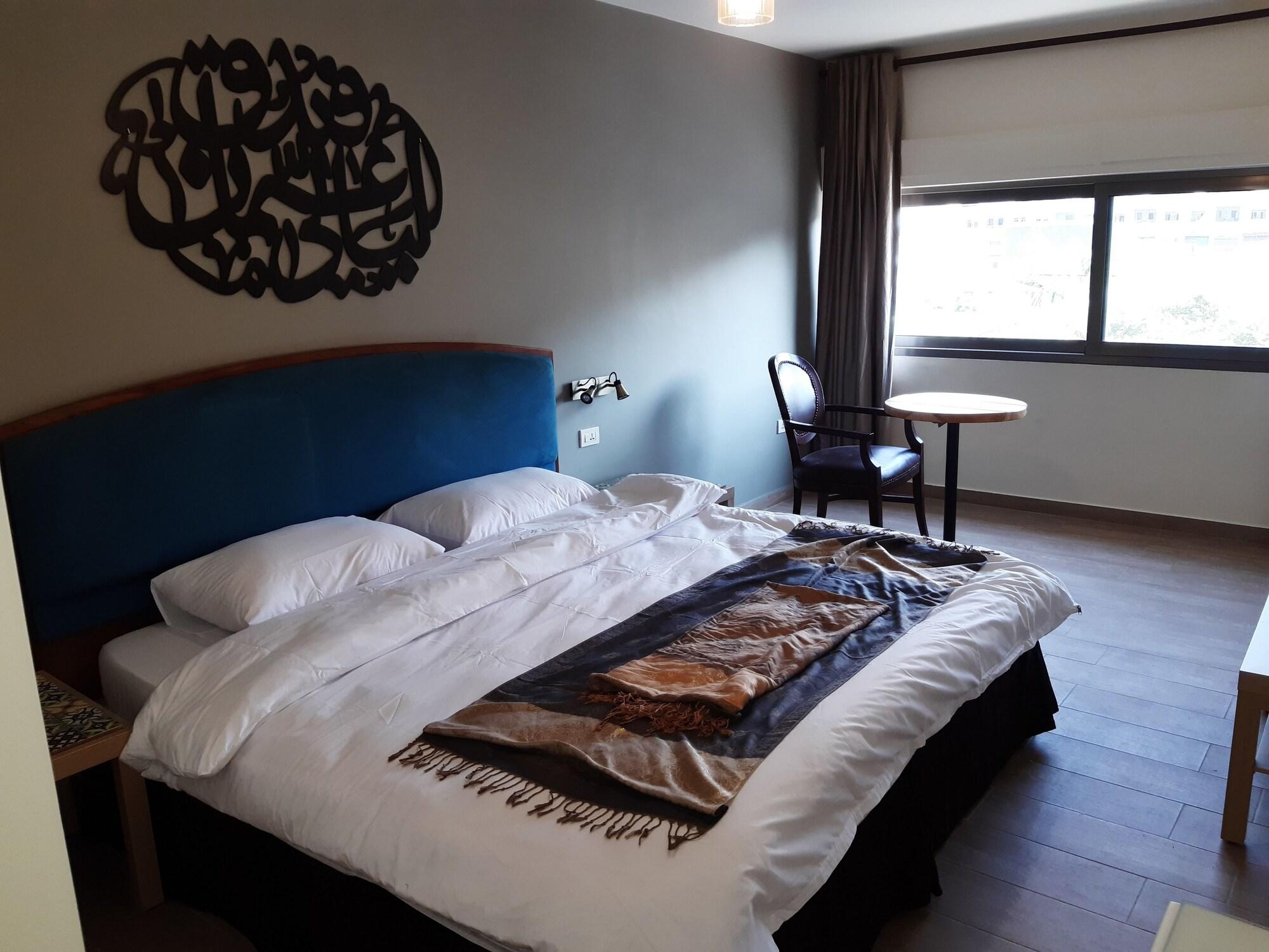 Varios Layaali Amman