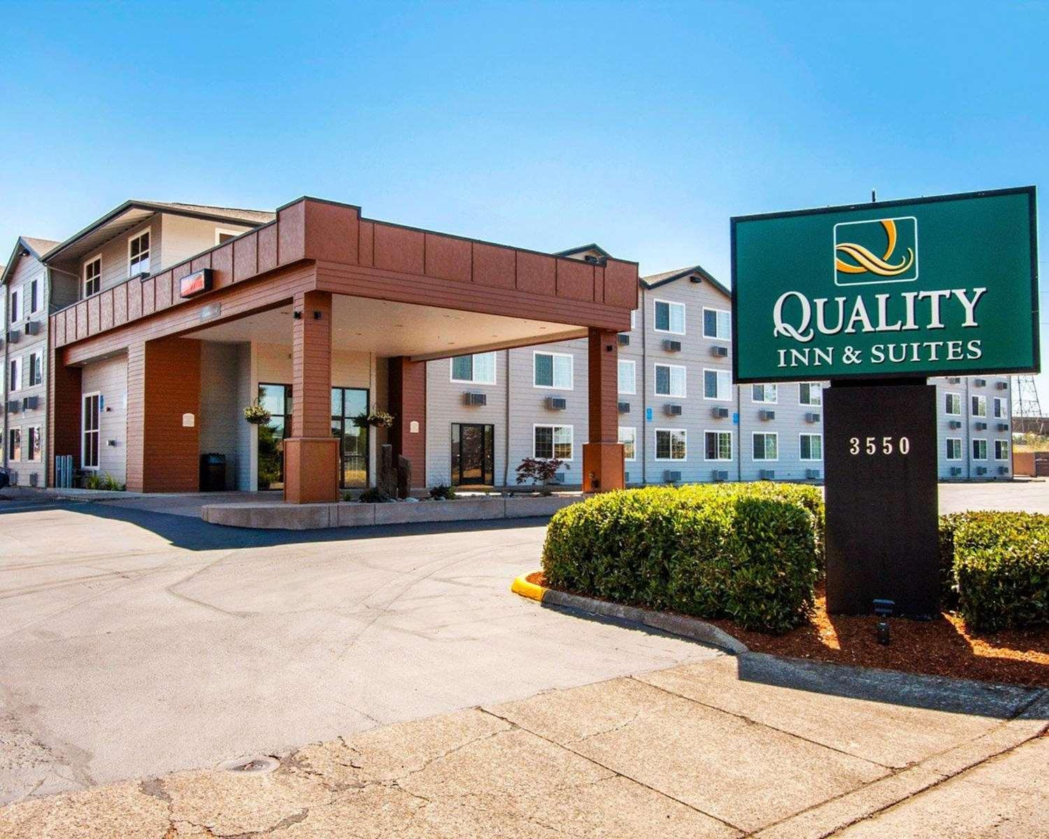 Vista da fachada Quality Inn and Suites Eugene-Springfield