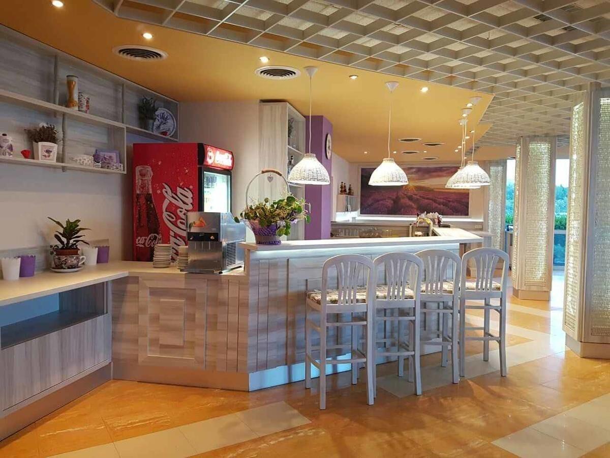 Bar/Salón Perla Apartments