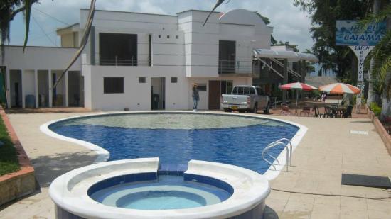 Vista Piscina HOTEL CATAMA INN