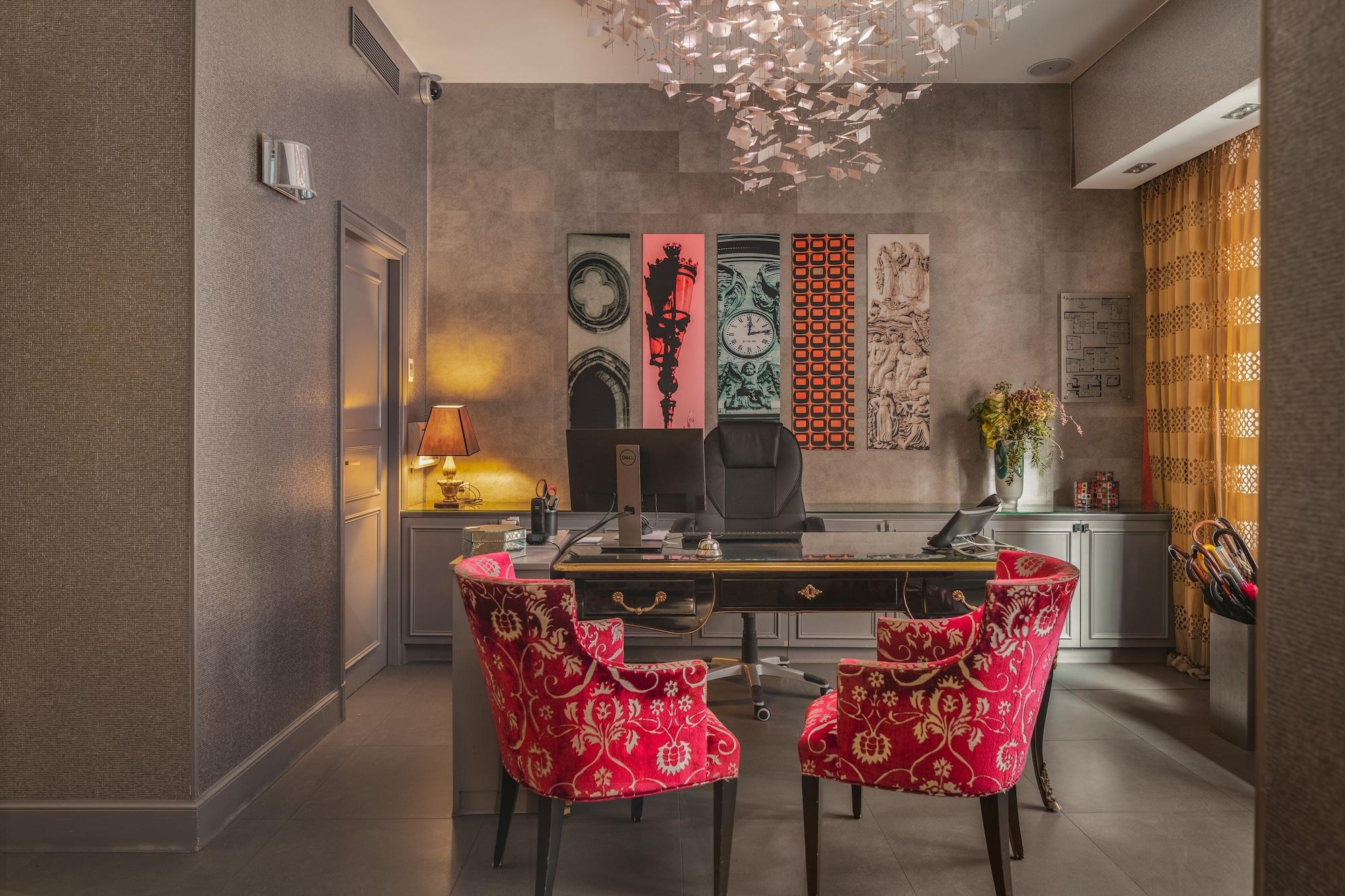Vista Lobby Hotel Le Petit Paris